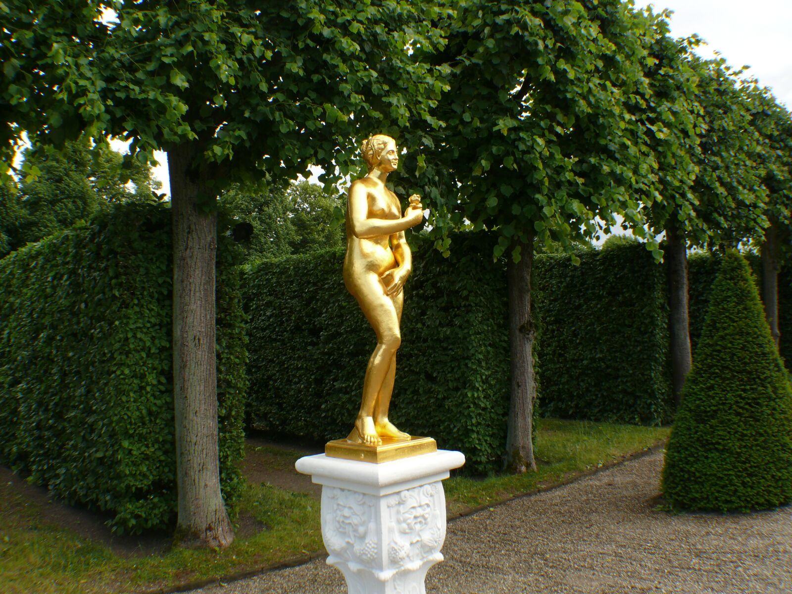 Panasonic DMC-FZ50 sample photo. Statue, gold, gilded photography