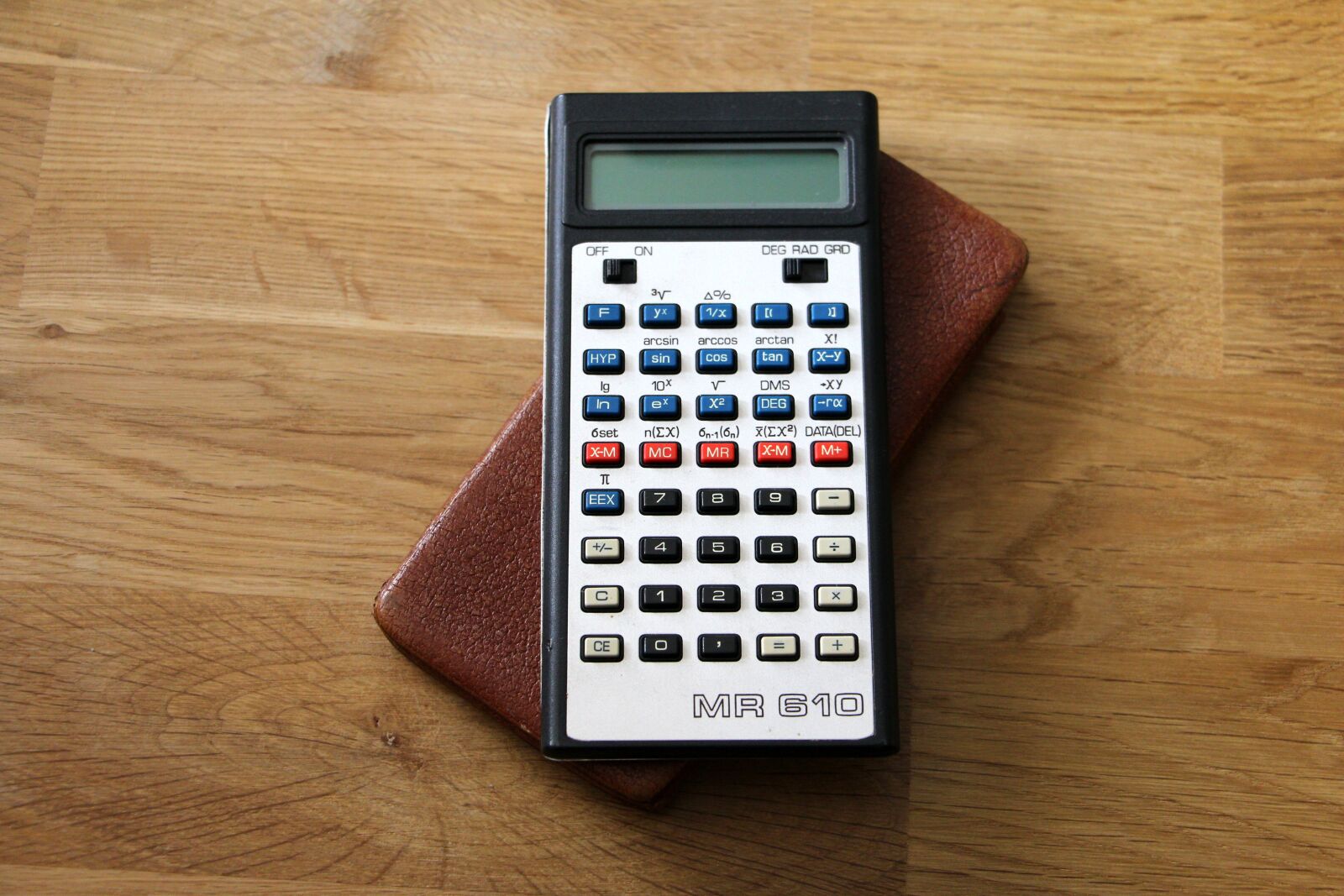 Canon EOS 70D sample photo. Calculator, ddr, science photography