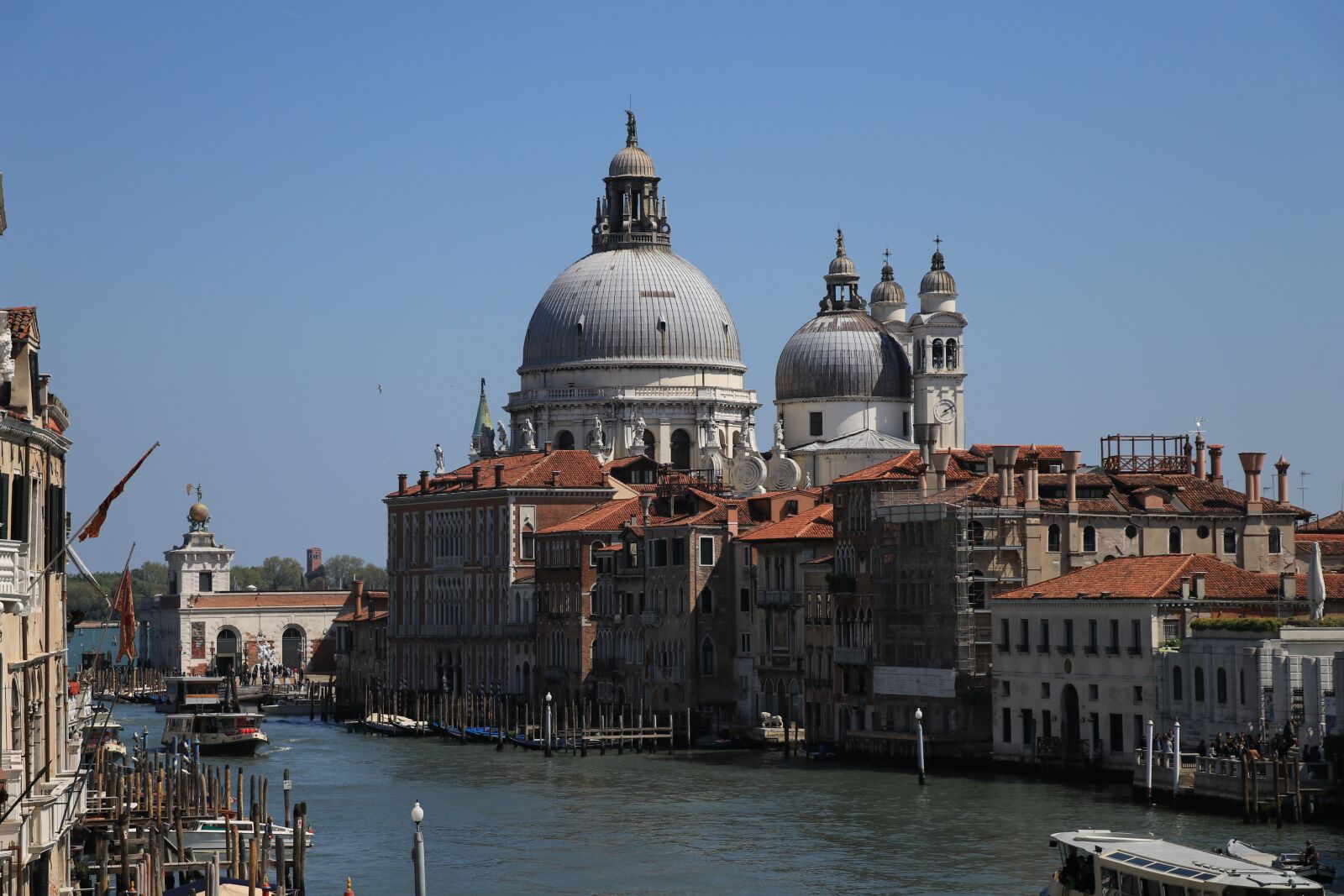 Canon EF-S 18-135mm F3.5-5.6 IS USM sample photo. Venice, italy, floating city photography
