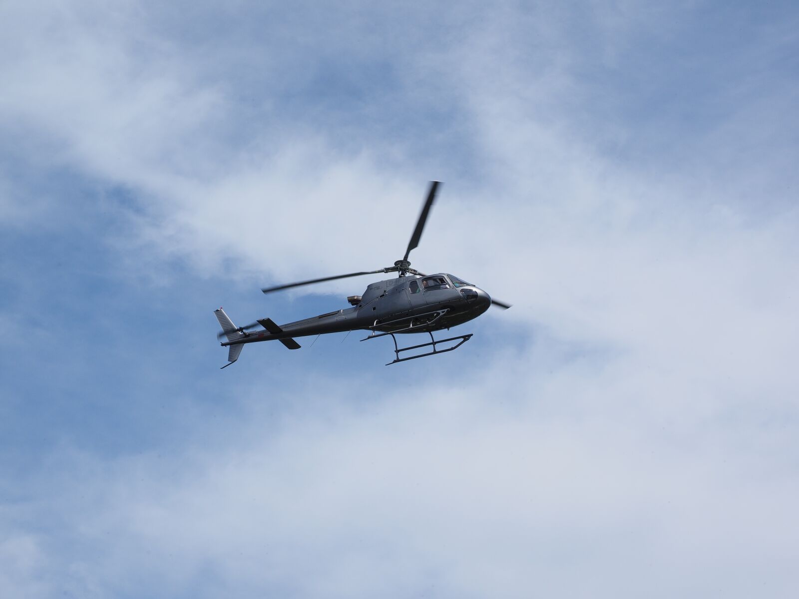 Olympus M.Zuiko Digital ED 12-40mm F2.8 Pro sample photo. Helicopter, flying, aircraft photography