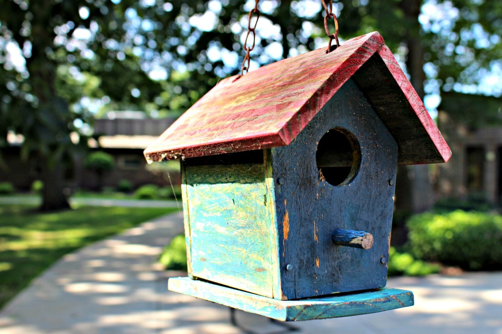 Canon EOS 100D (EOS Rebel SL1 / EOS Kiss X7) sample photo. Bird house, garden, rustic photography