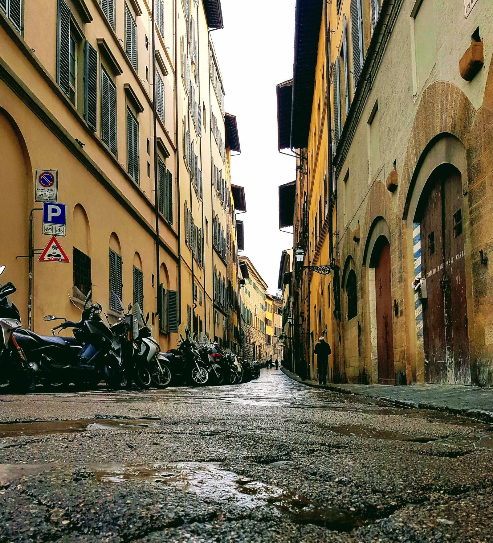 Samsung Galaxy S7 Edge sample photo. Florence, italy, street photography