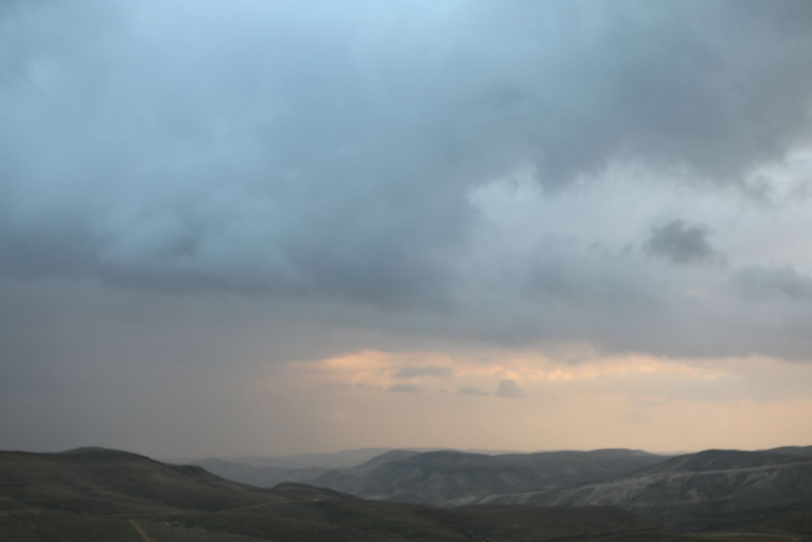 Canon EOS 5D Mark IV sample photo. Desert, mounts, nature photography