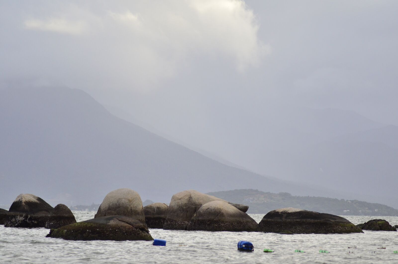 Nikon D7000 sample photo. Rocks, mar, beach photography