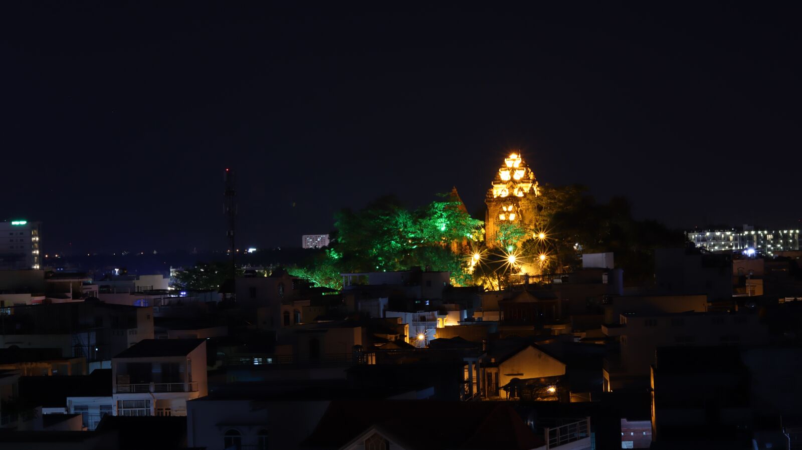 Canon EOS M50 (EOS Kiss M) sample photo. Ponagar, night, nha trang photography
