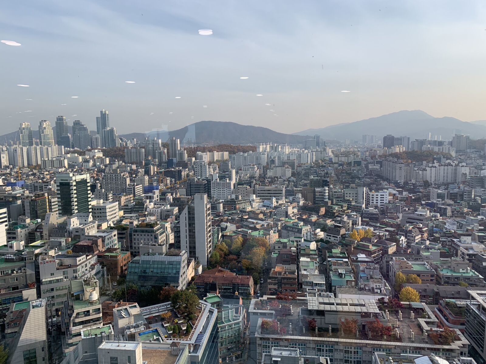 iPhone XS back dual camera 4.25mm f/1.8 sample photo. Seoul city, view, korea photography