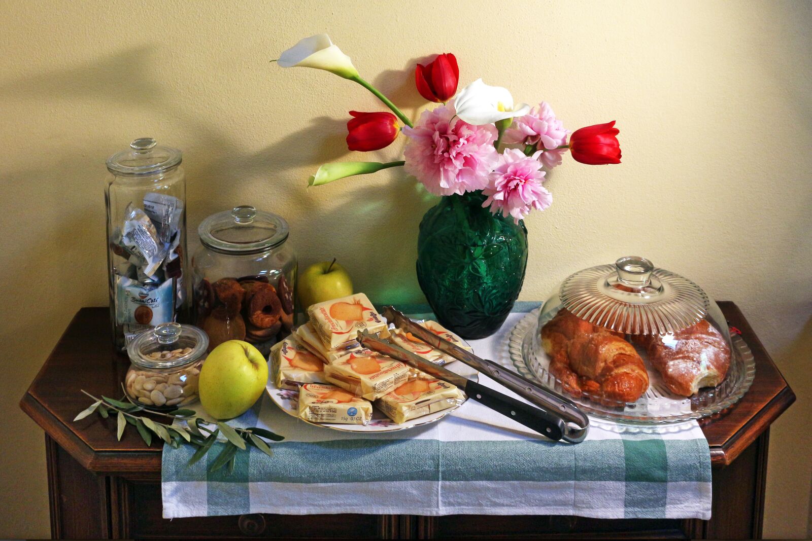 Canon EOS 700D (EOS Rebel T5i / EOS Kiss X7i) sample photo. Food, table, mobile photography