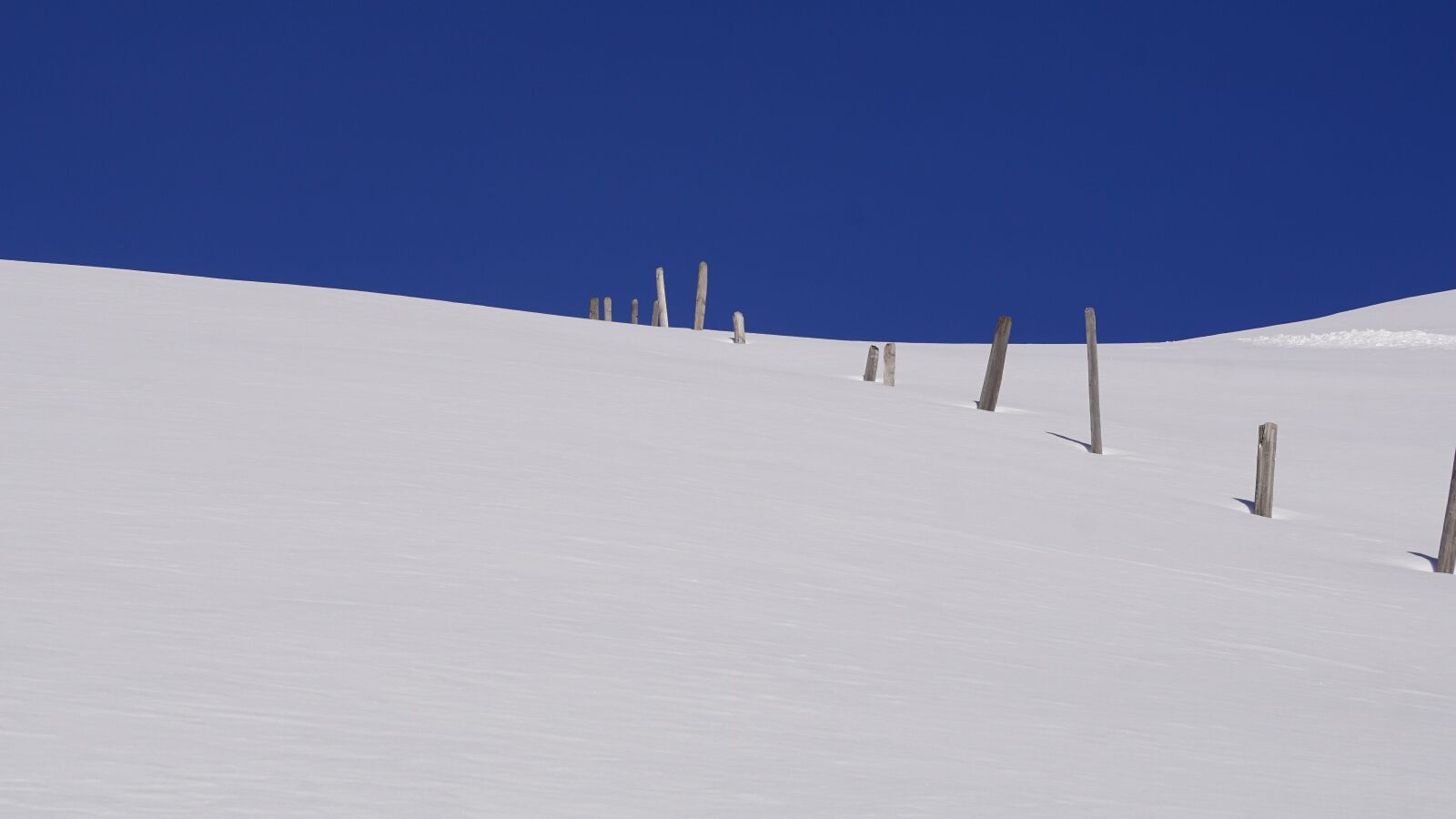 Sony DT 55-300mm F4.5-5.6 SAM sample photo. Sky, snow, winter photography