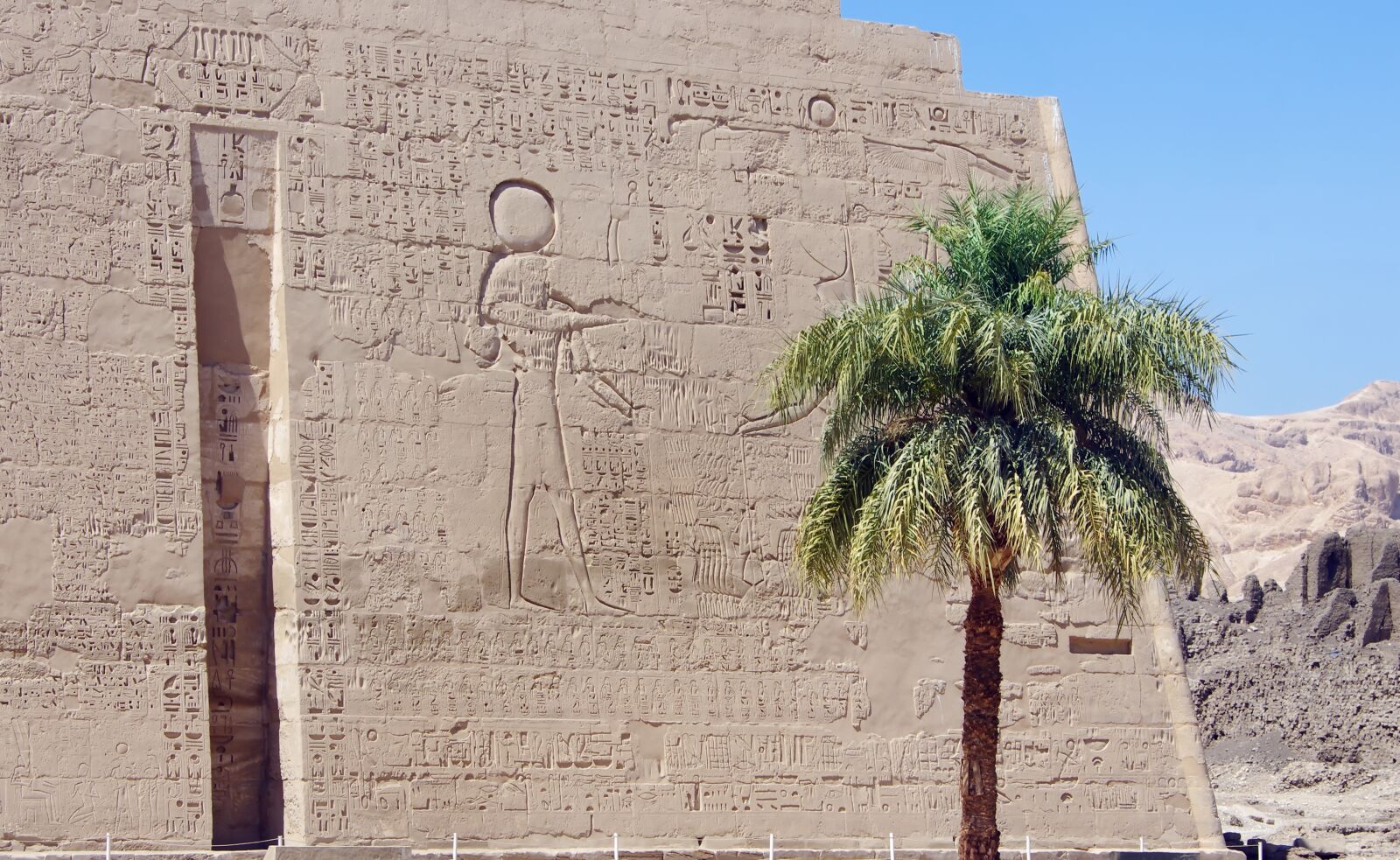 Pentax K-5 sample photo. Egypt, medinet-habu, temple photography