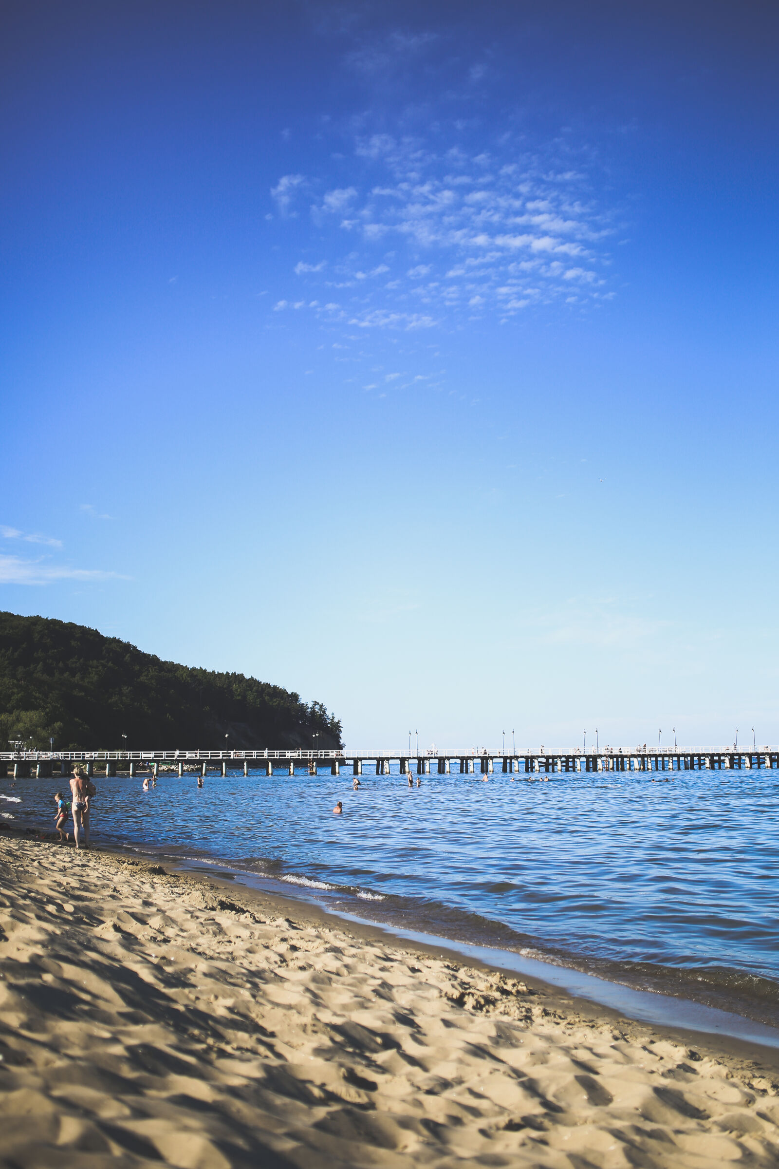 Canon EOS 6D + Sigma 35mm F1.4 DG HSM Art sample photo. Beach, pier photography