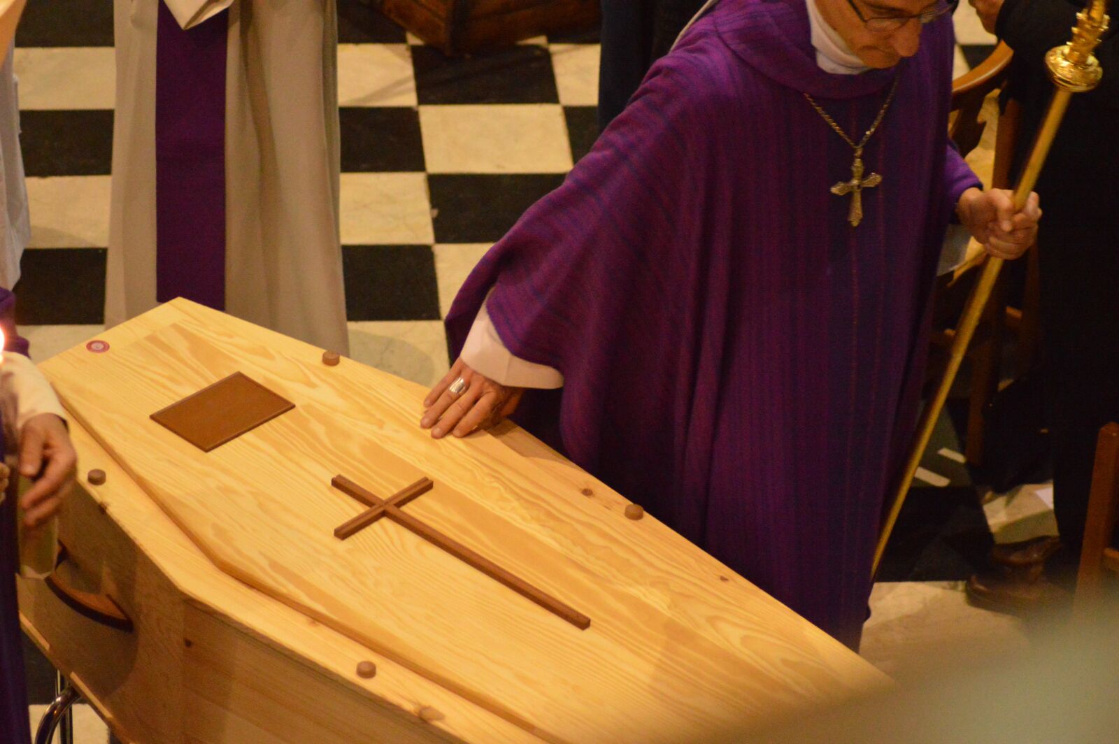 Nikon D3200 sample photo. Funeral, priest, coffin photography