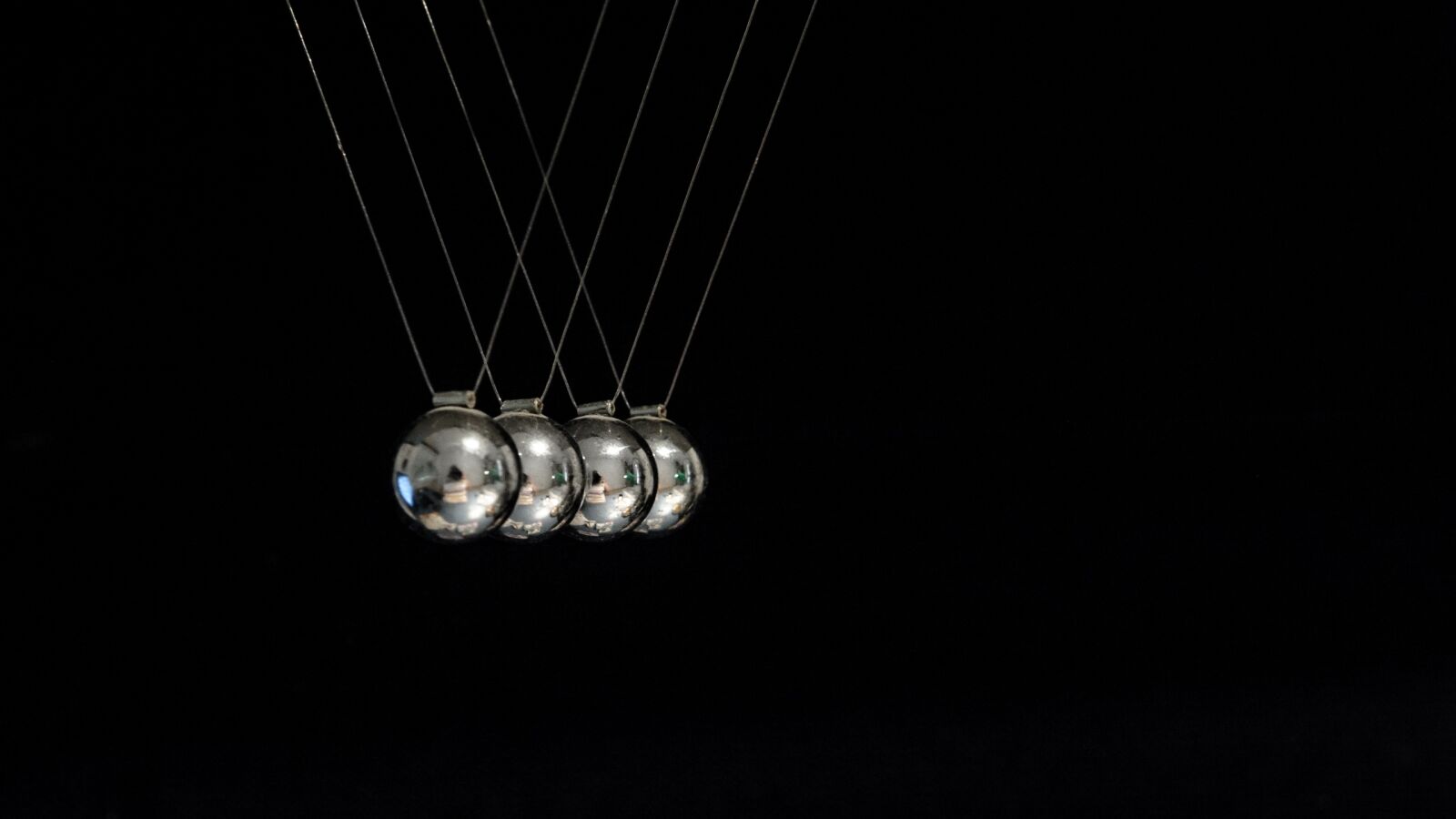 Nikon D700 sample photo. Pulse, newton pendulum, physics photography