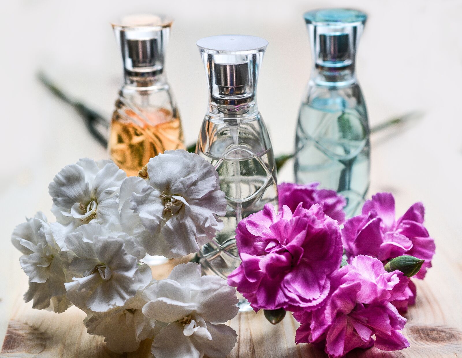 Nikon D5200 sample photo. Perfume, bottle, glass photography