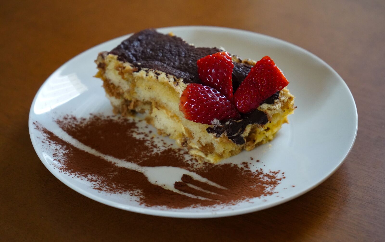 Sony a7 III + Sony FE 28-70mm F3.5-5.6 OSS sample photo. Tiramisu, sweet, dessert photography