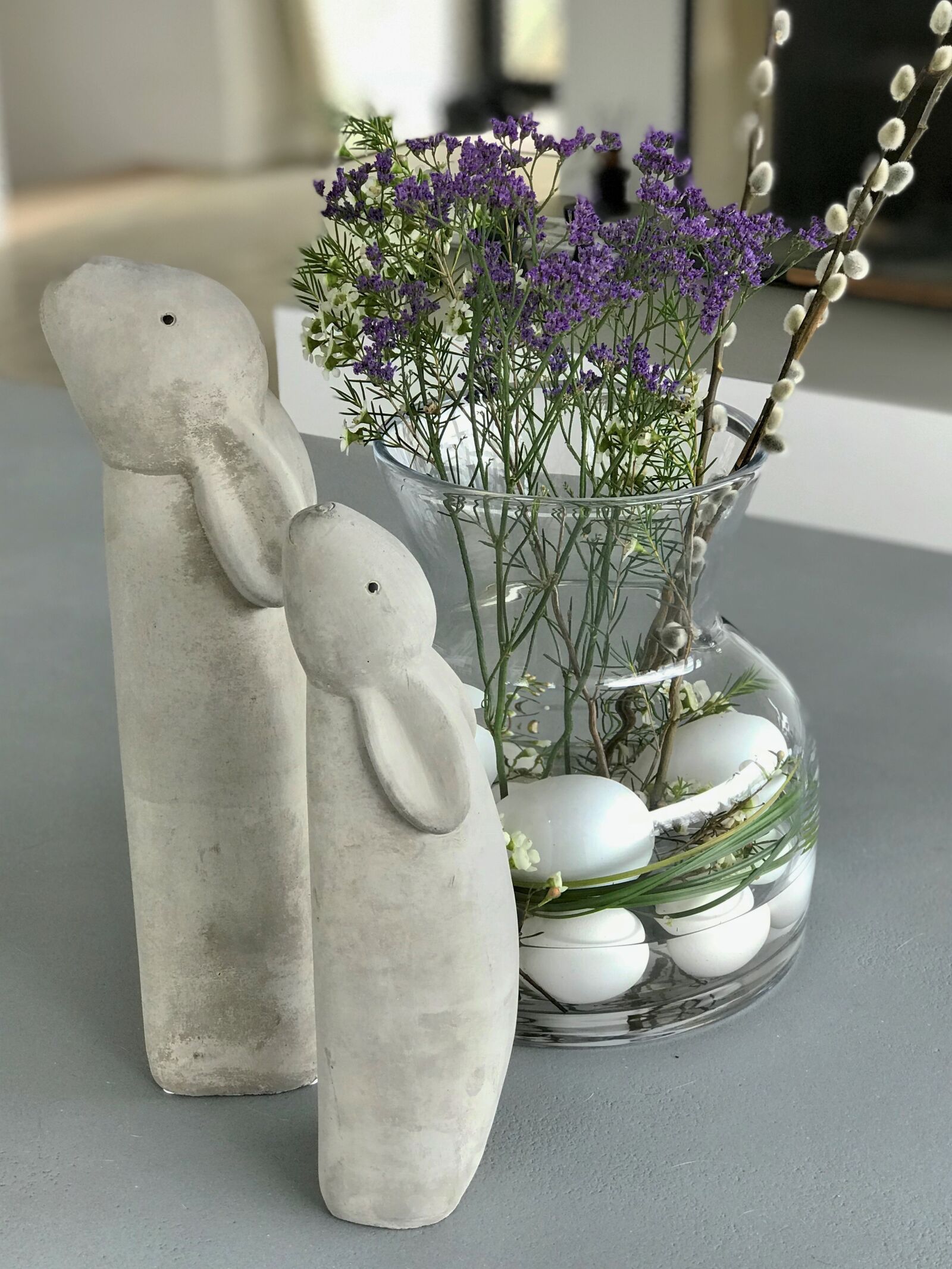 iPhone 7 Plus back dual camera 6.6mm f/2.8 sample photo. Easter, egg, flower photography