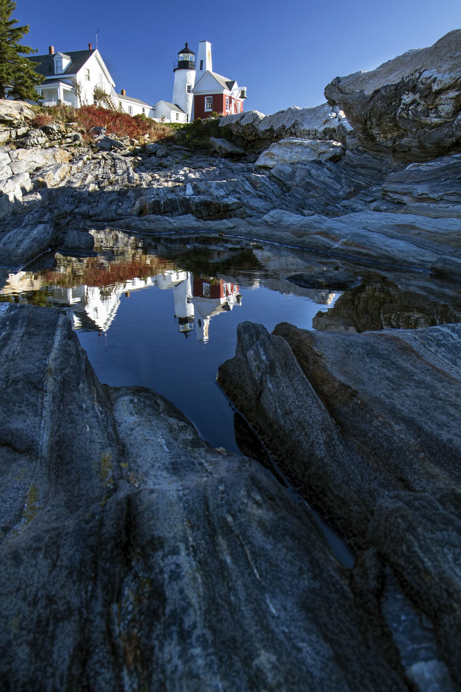 Canon EF-S 17-55mm F2.8 IS USM sample photo. Lighthouse, pemaquid point, reflection photography
