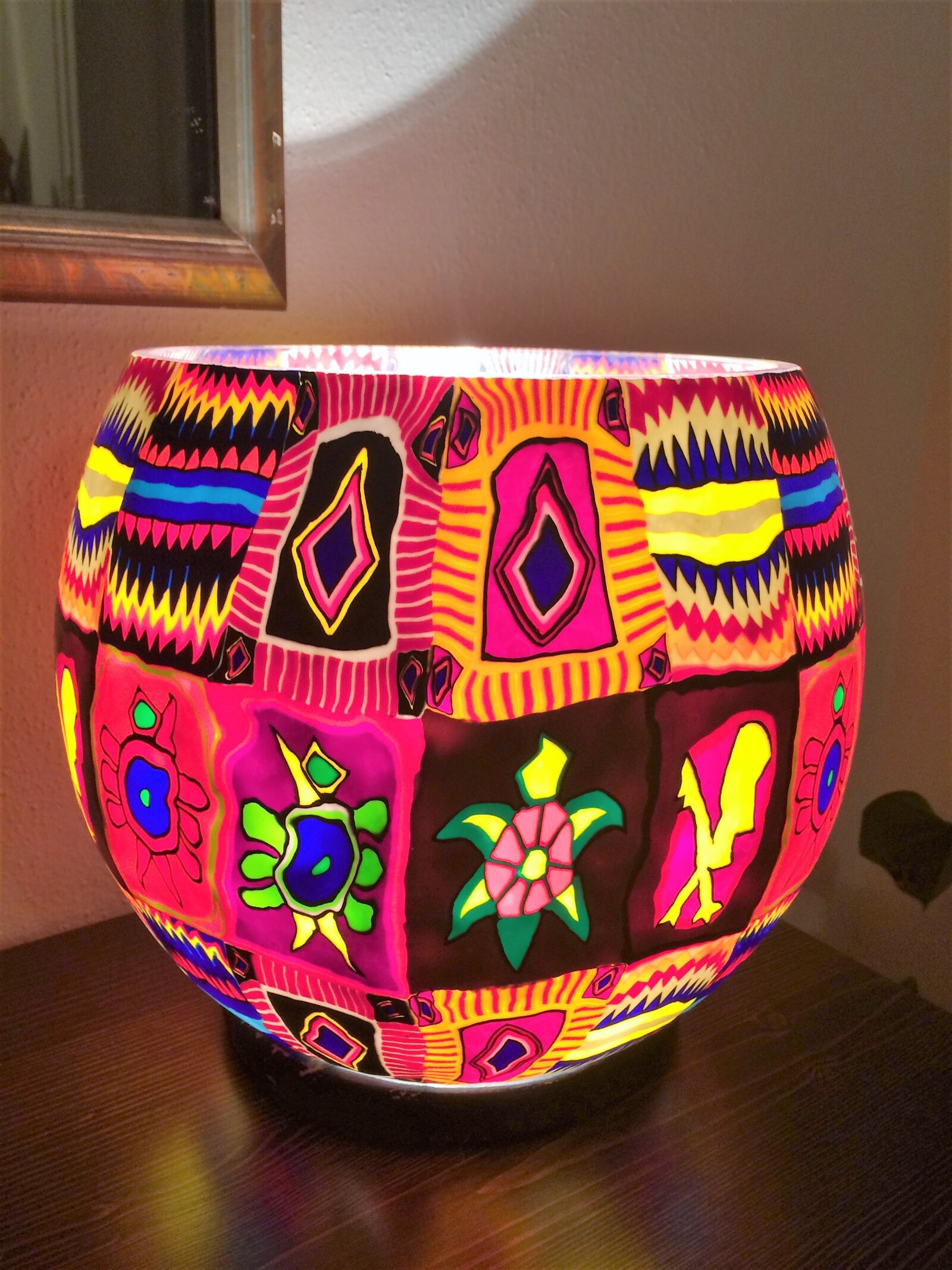 iPhone 5s back camera 4.15mm f/2.2 sample photo. Lamp, colorful photography