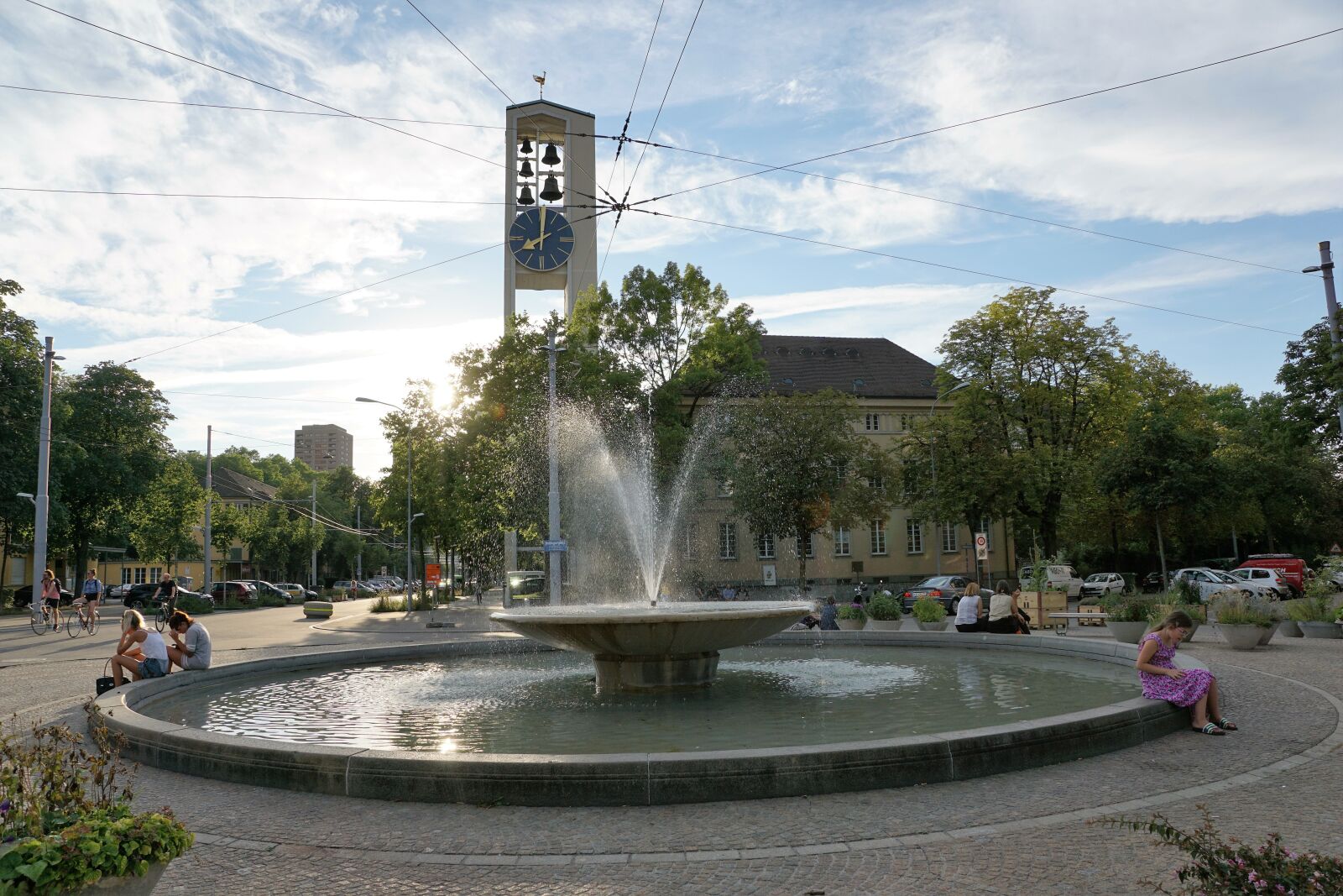 Sony ILCA-77M2 + Sony DT 16-50mm F2.8 SSM sample photo. Fountain, zurich, figure photography