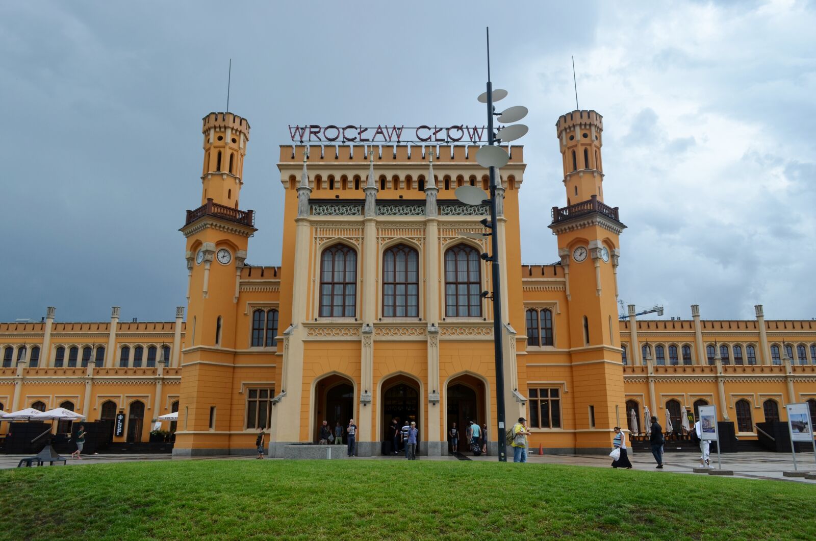 Nikon D5100 sample photo. Wroclaw, the main station photography