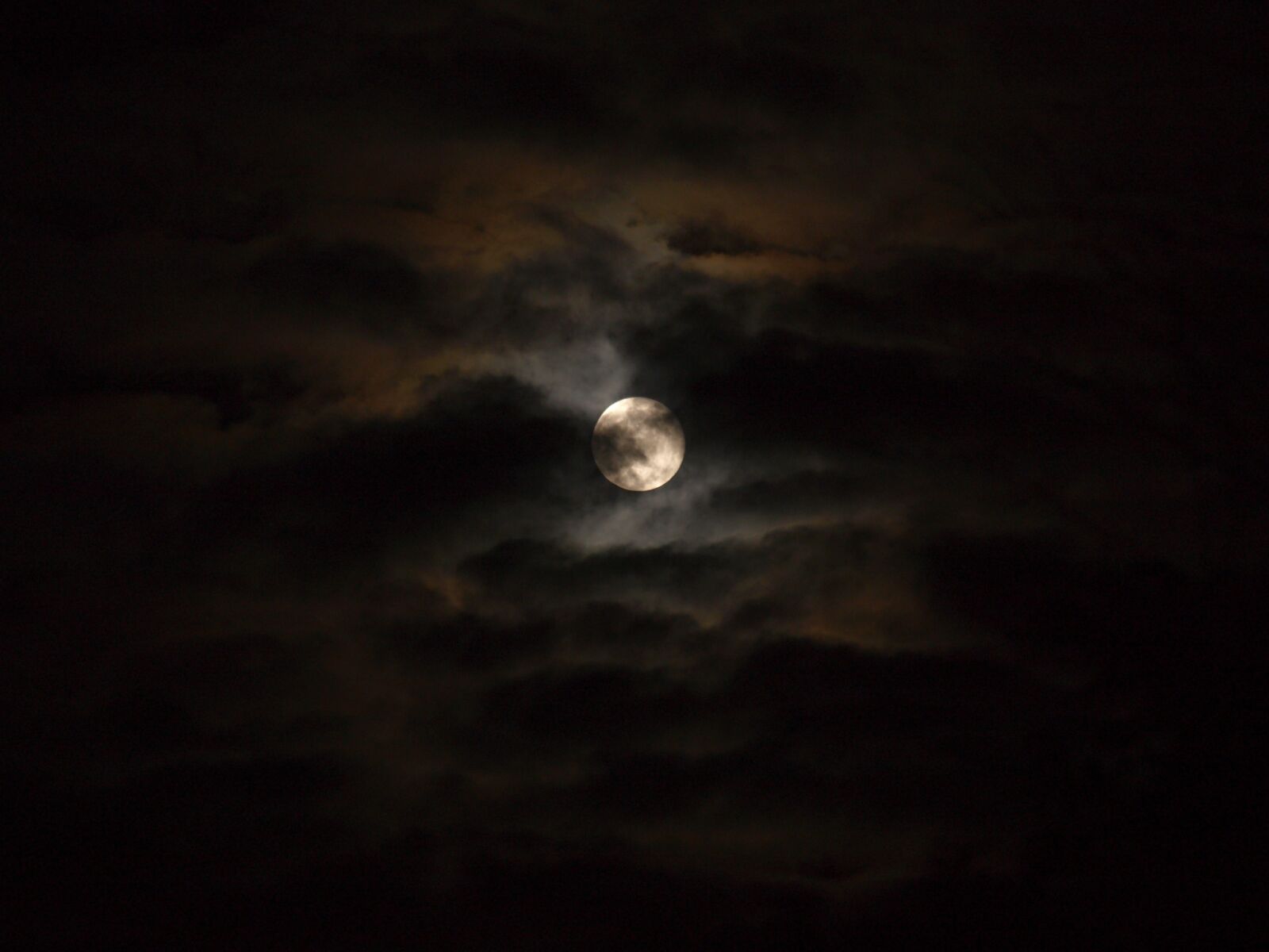 Olympus E-420 (EVOLT E-420) sample photo. Month, night, night sky photography