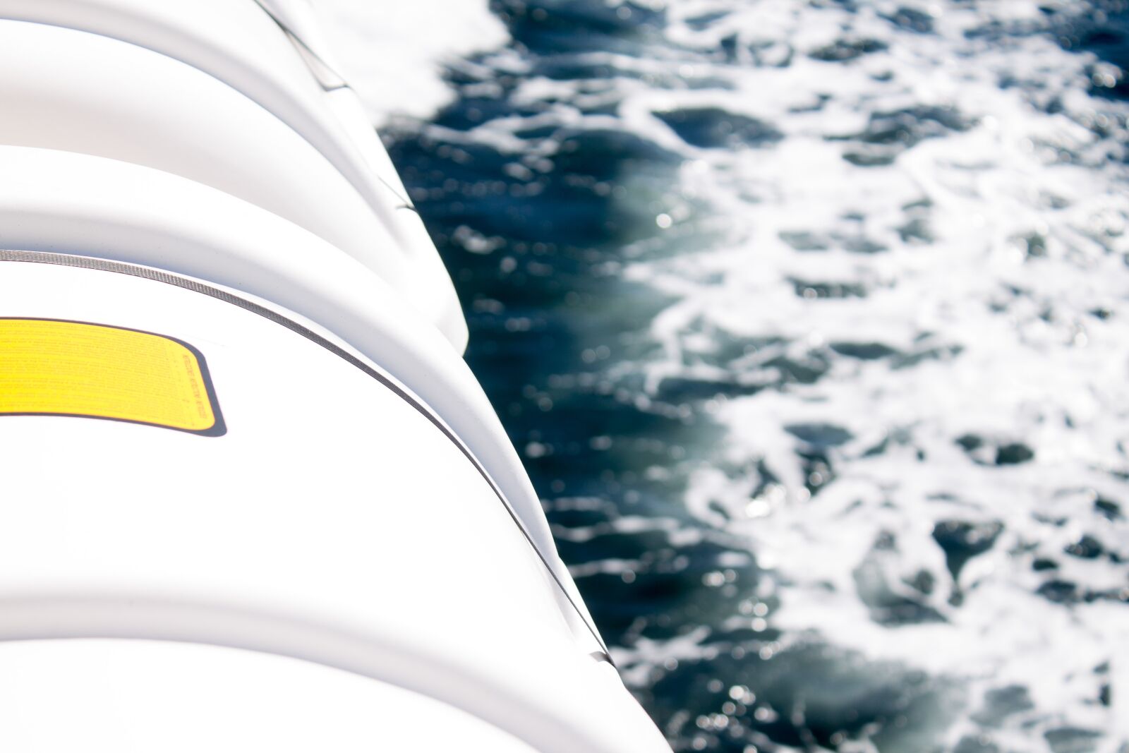 Canon EOS 1100D (EOS Rebel T3 / EOS Kiss X50) sample photo. Water, boat, blue photography