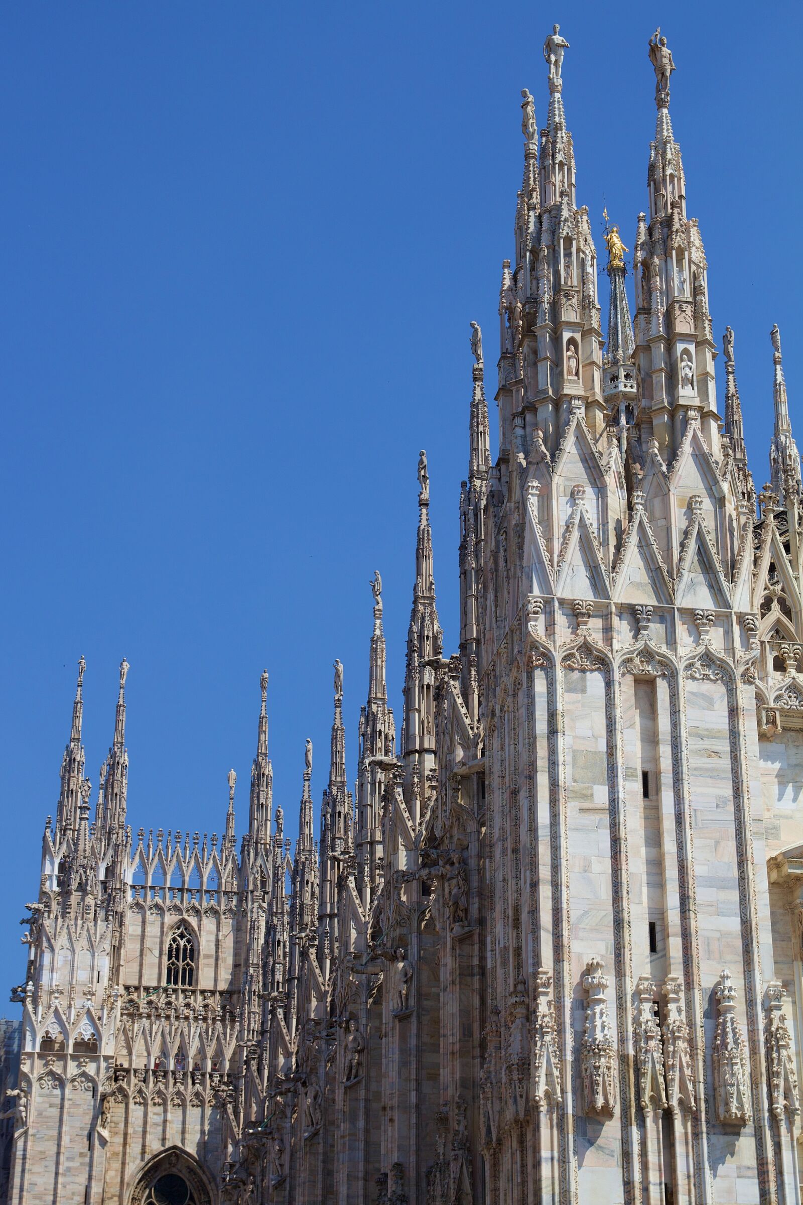 Canon EOS 600D (Rebel EOS T3i / EOS Kiss X5) sample photo. Italy, milan, architecture photography