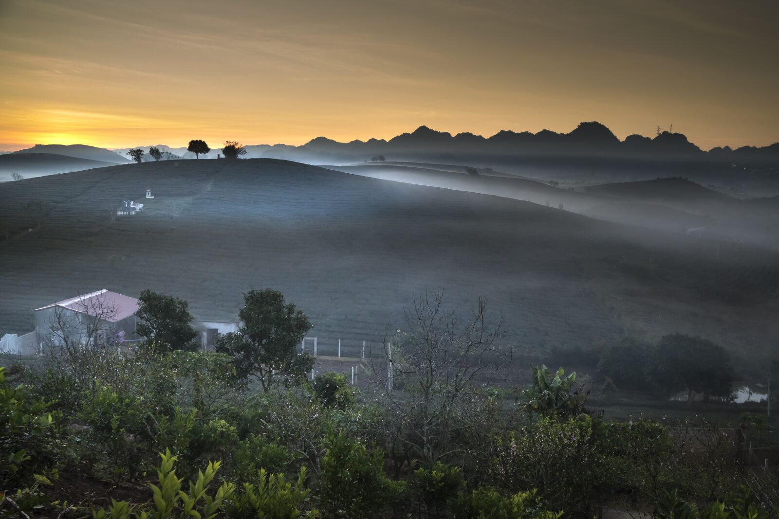 Sony a6500 + Sony Vario-Tessar T* E 16-70mm F4 ZA OSS sample photo. Farm, the morning, s photography