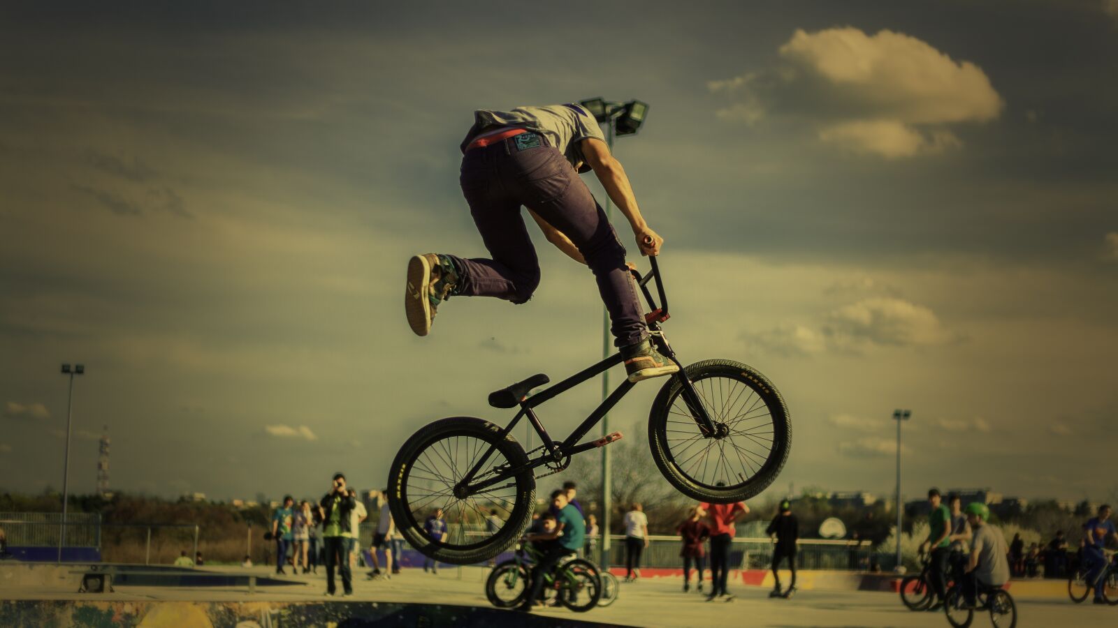 Canon EF 50mm F1.8 II sample photo. Bicycle, bike, biker photography