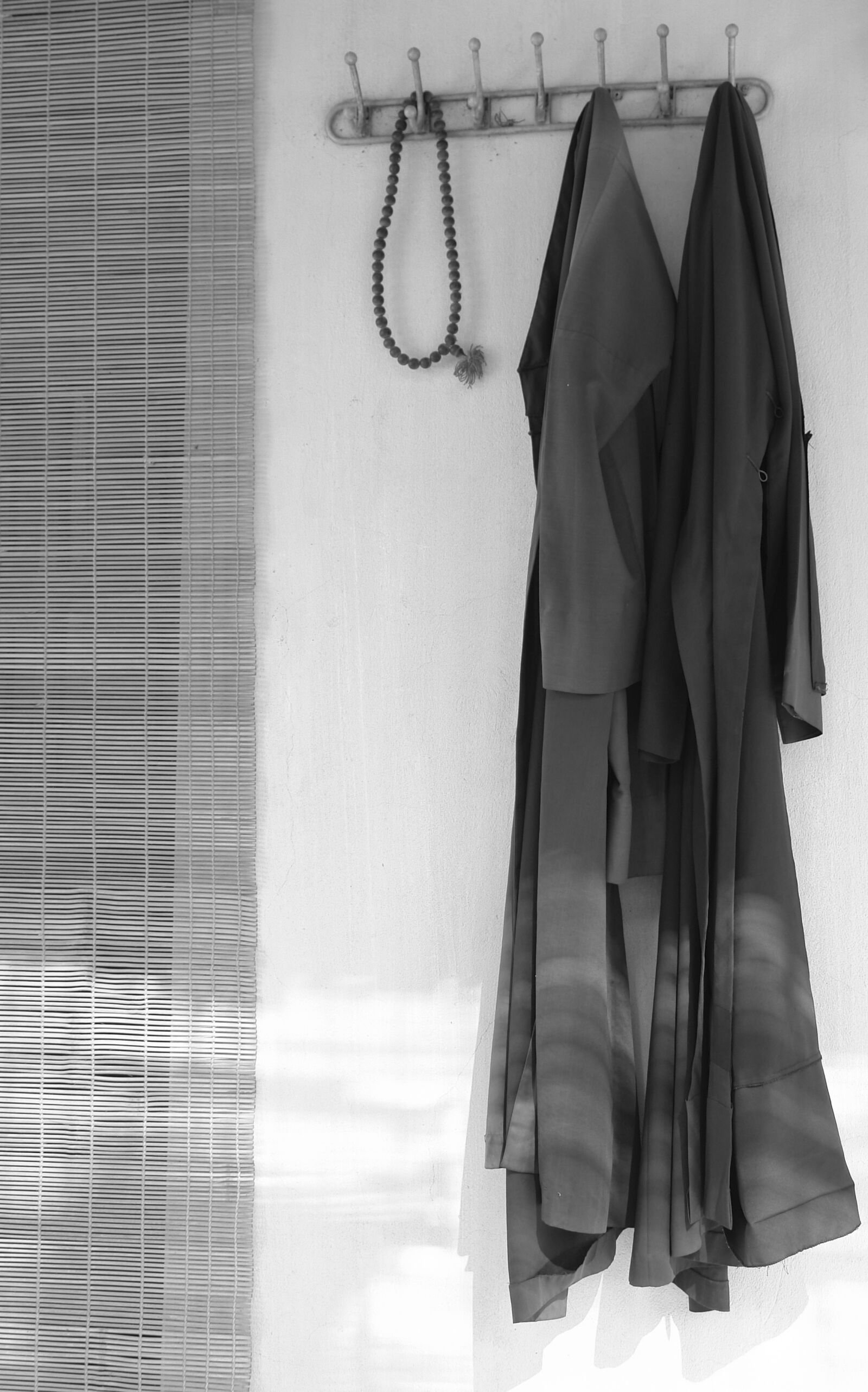 Sony DSC-R1 sample photo. Shirt, monks, bonze photography