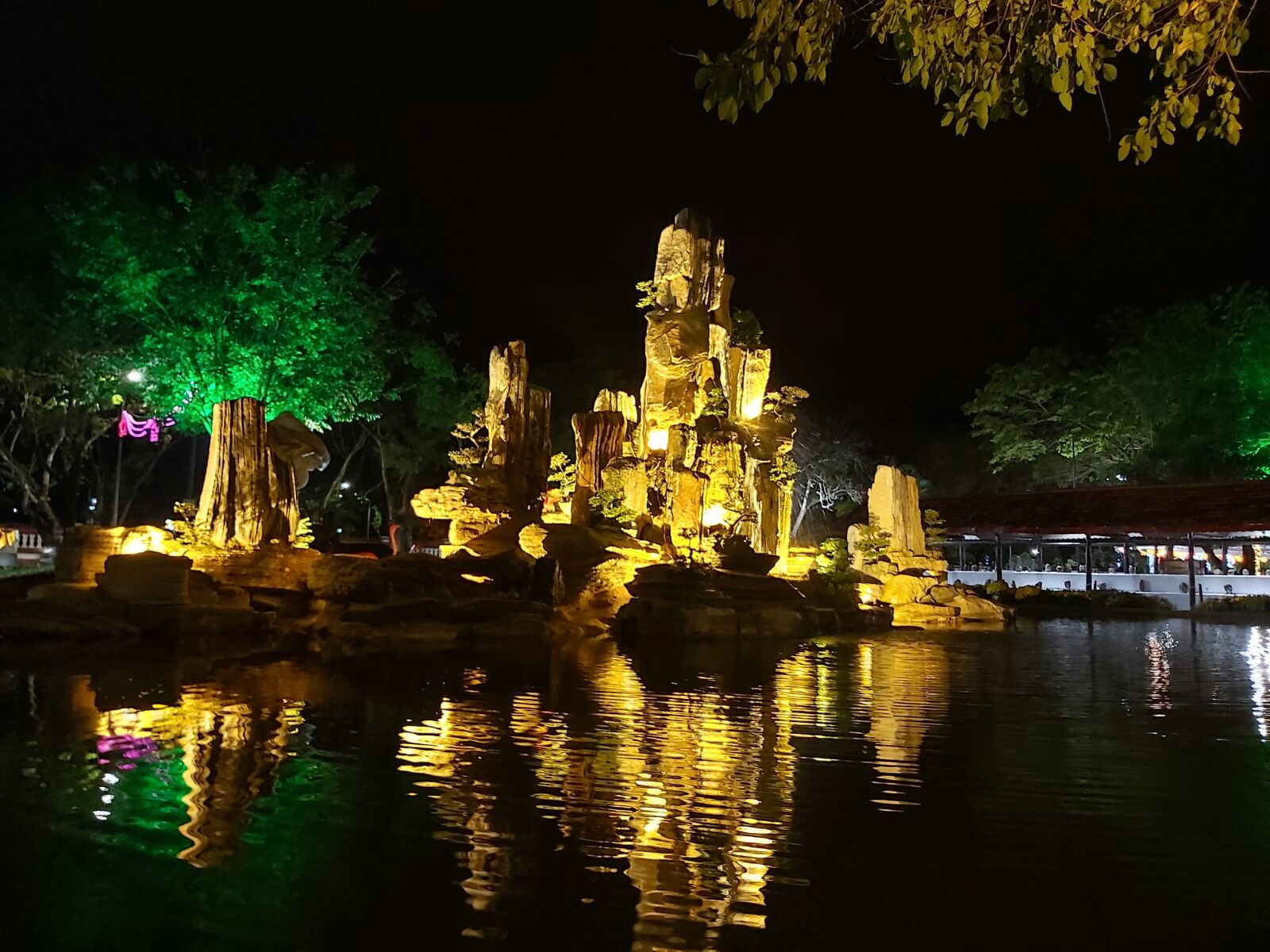 Samsung Galaxy A70 sample photo. Hue, the drain member photography