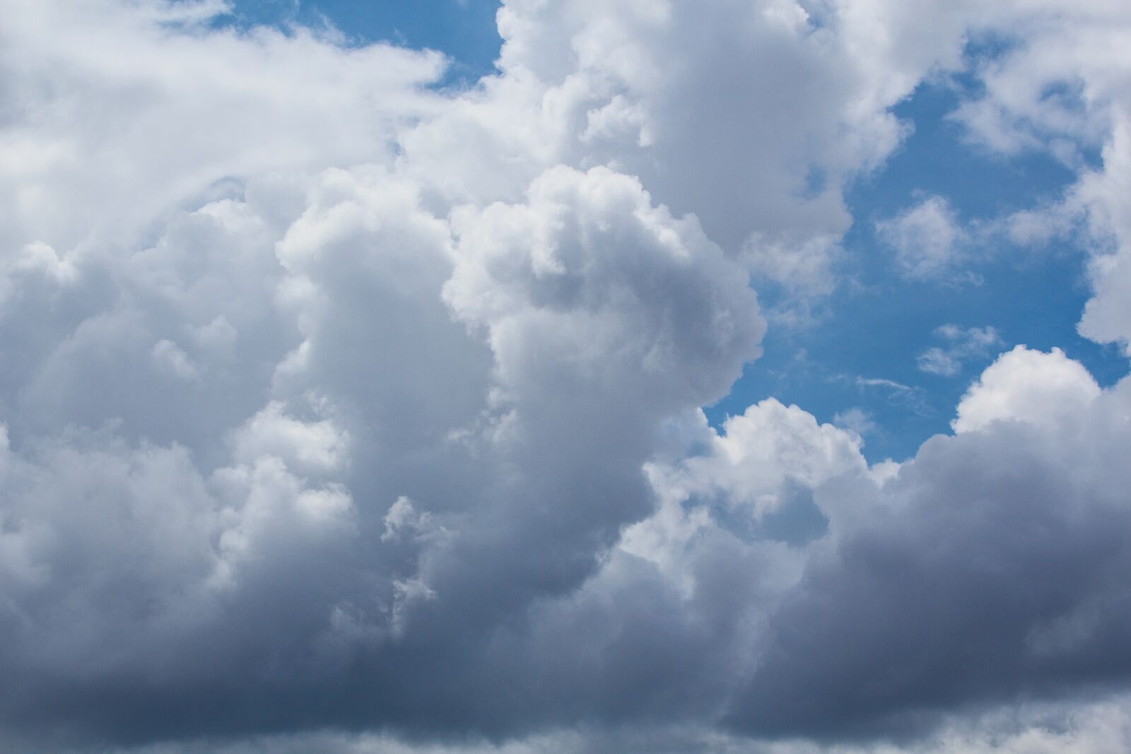 Canon EOS 650D (EOS Rebel T4i / EOS Kiss X6i) sample photo. Sky, air, puff photography