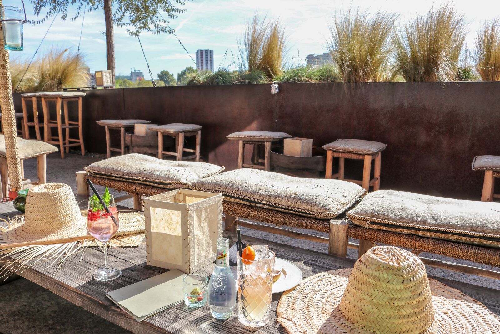 Canon EOS 80D sample photo. Lounge, cozy, summer photography
