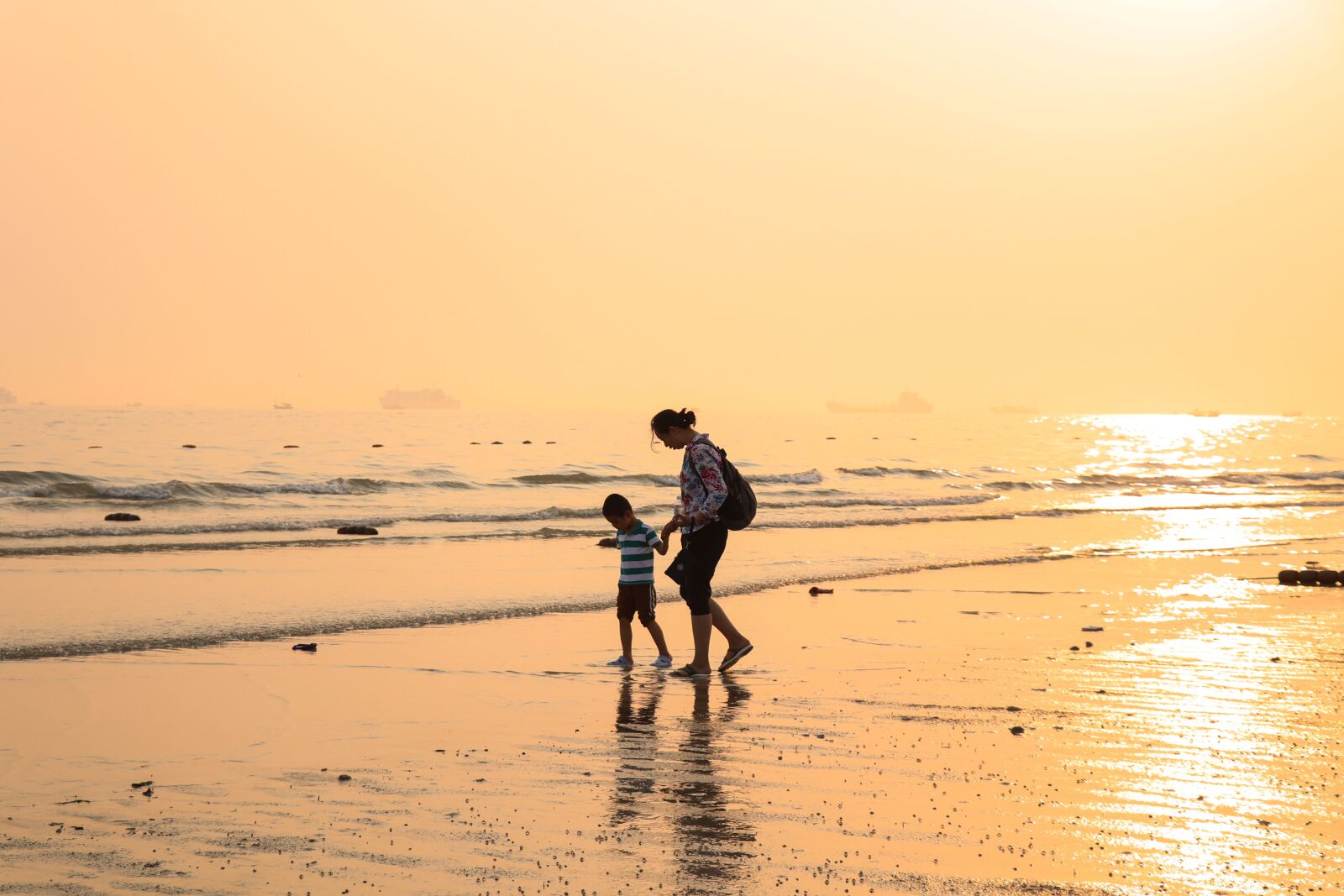 Canon EOS 77D (EOS 9000D / EOS 770D) sample photo. Beach, sea, sunset photography