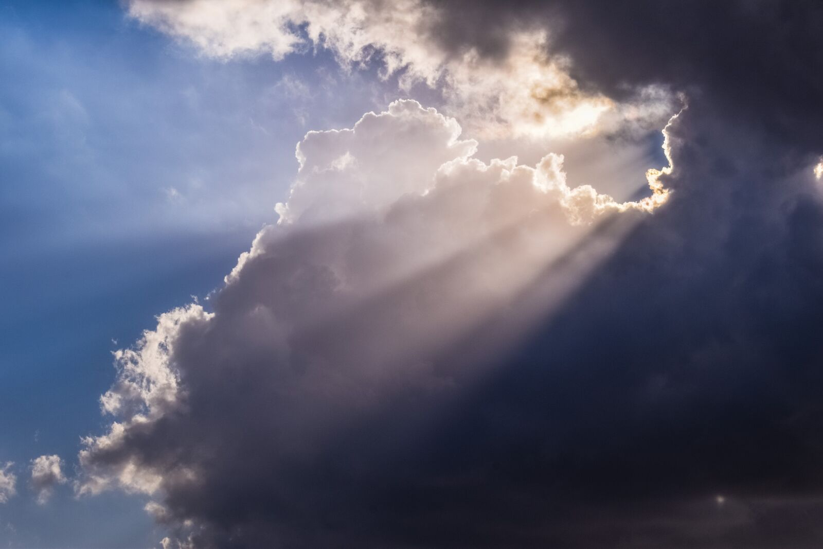 Nikon D3300 sample photo. Clouds, black, sunbeam photography