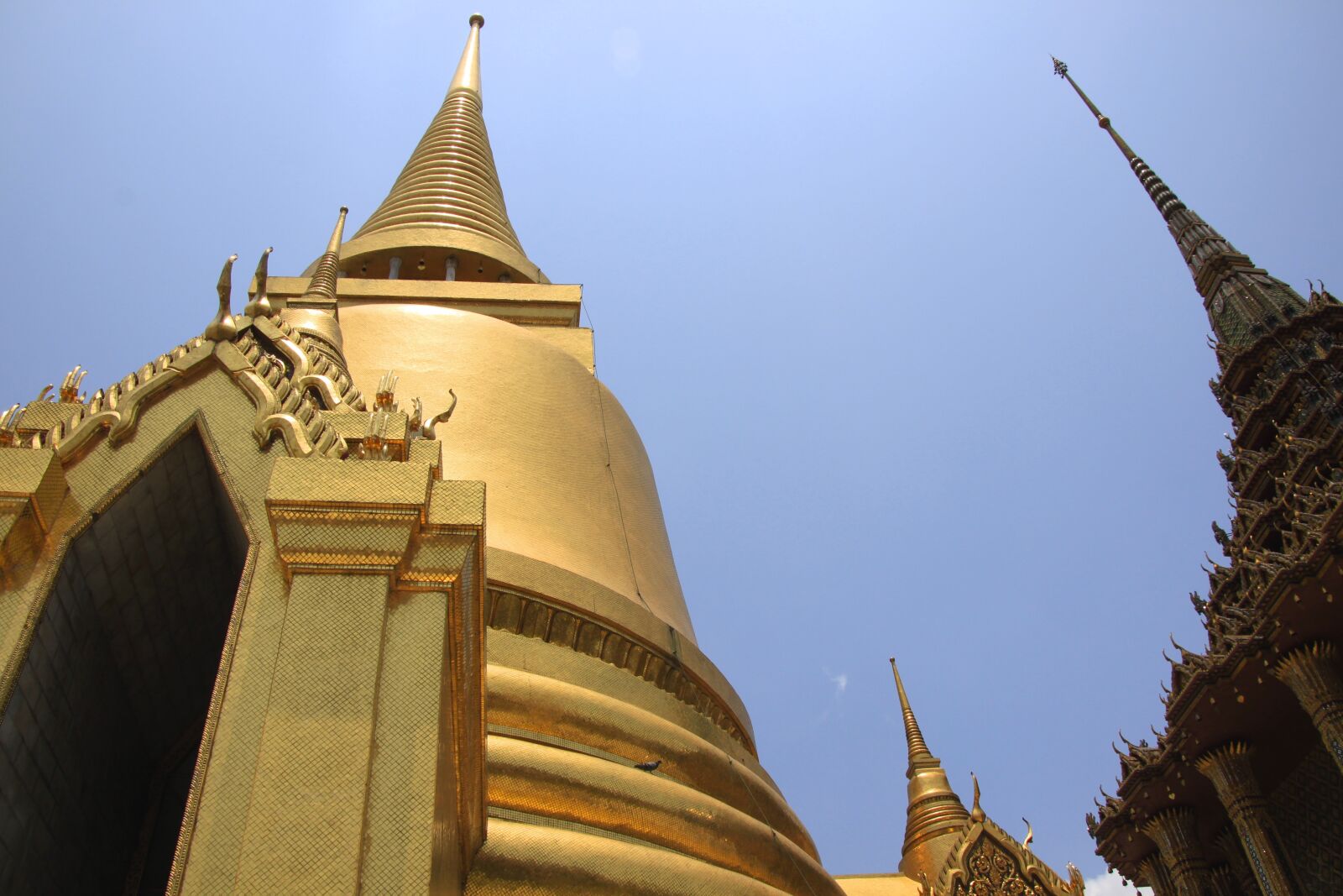 Canon EOS 500D (EOS Rebel T1i / EOS Kiss X3) sample photo. Temple, thailand, grandpalace photography