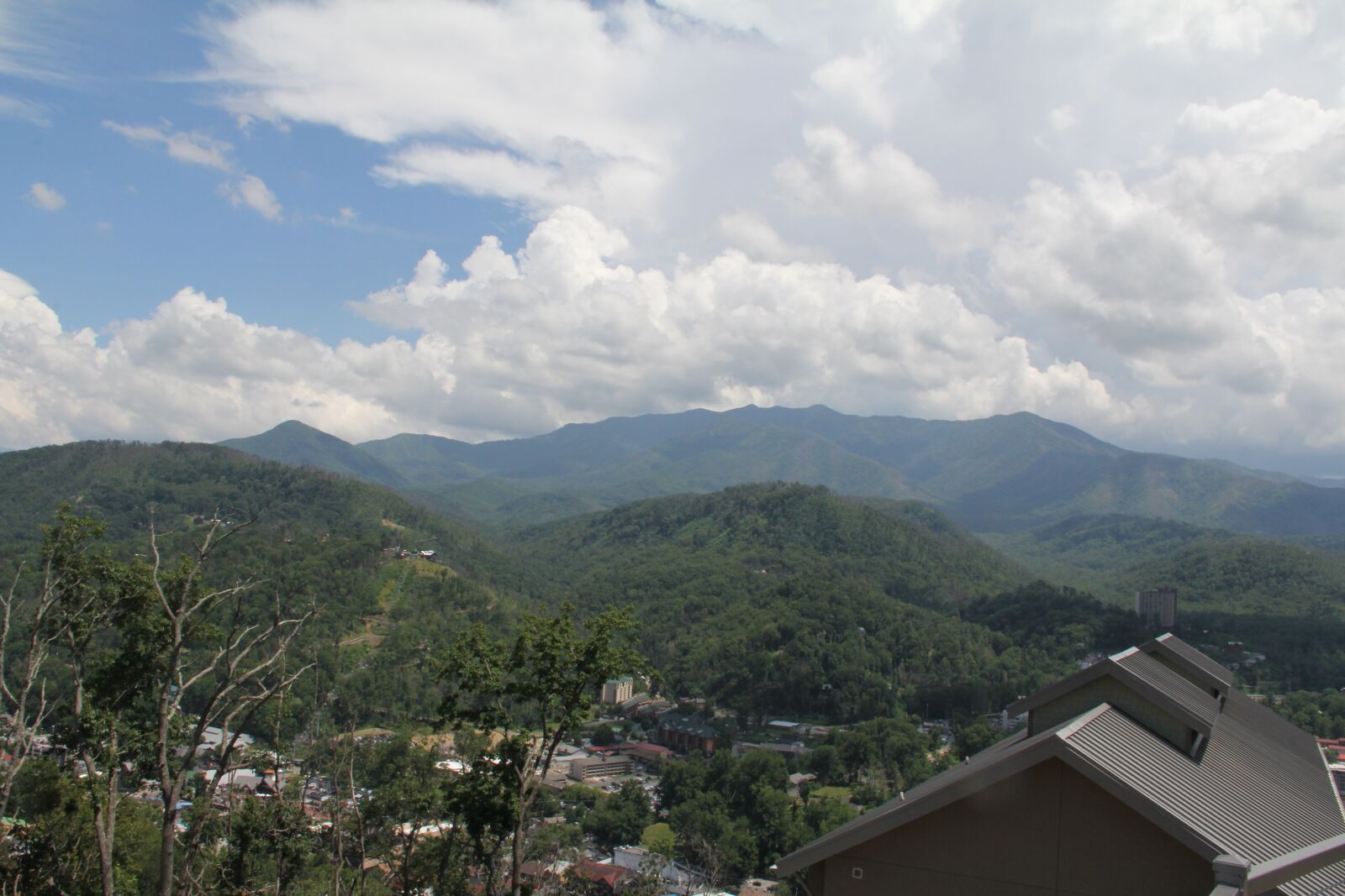 Canon EOS 60D sample photo. Gatlinburg, smokey mountains, gateway photography