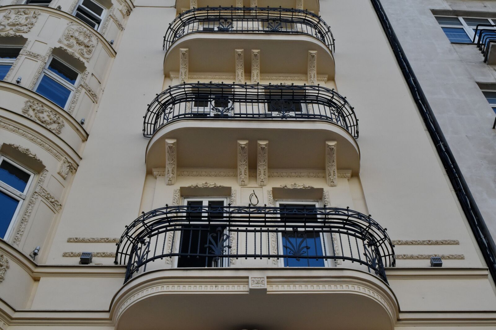 Nikon D5500 sample photo. Architecture, building, balcony, city photography