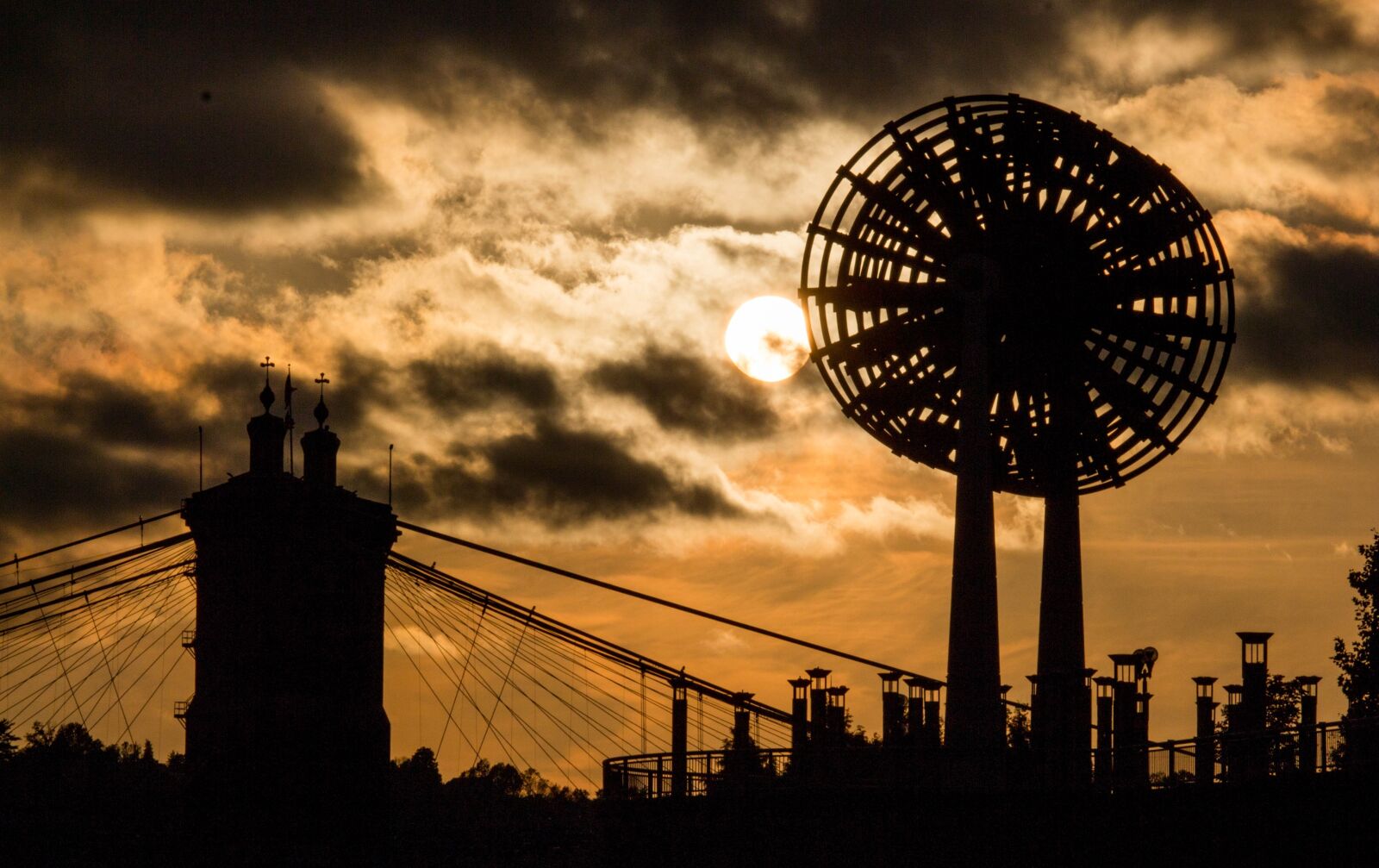 Canon EOS 700D (EOS Rebel T5i / EOS Kiss X7i) sample photo. Silhouette, sunset, sky photography