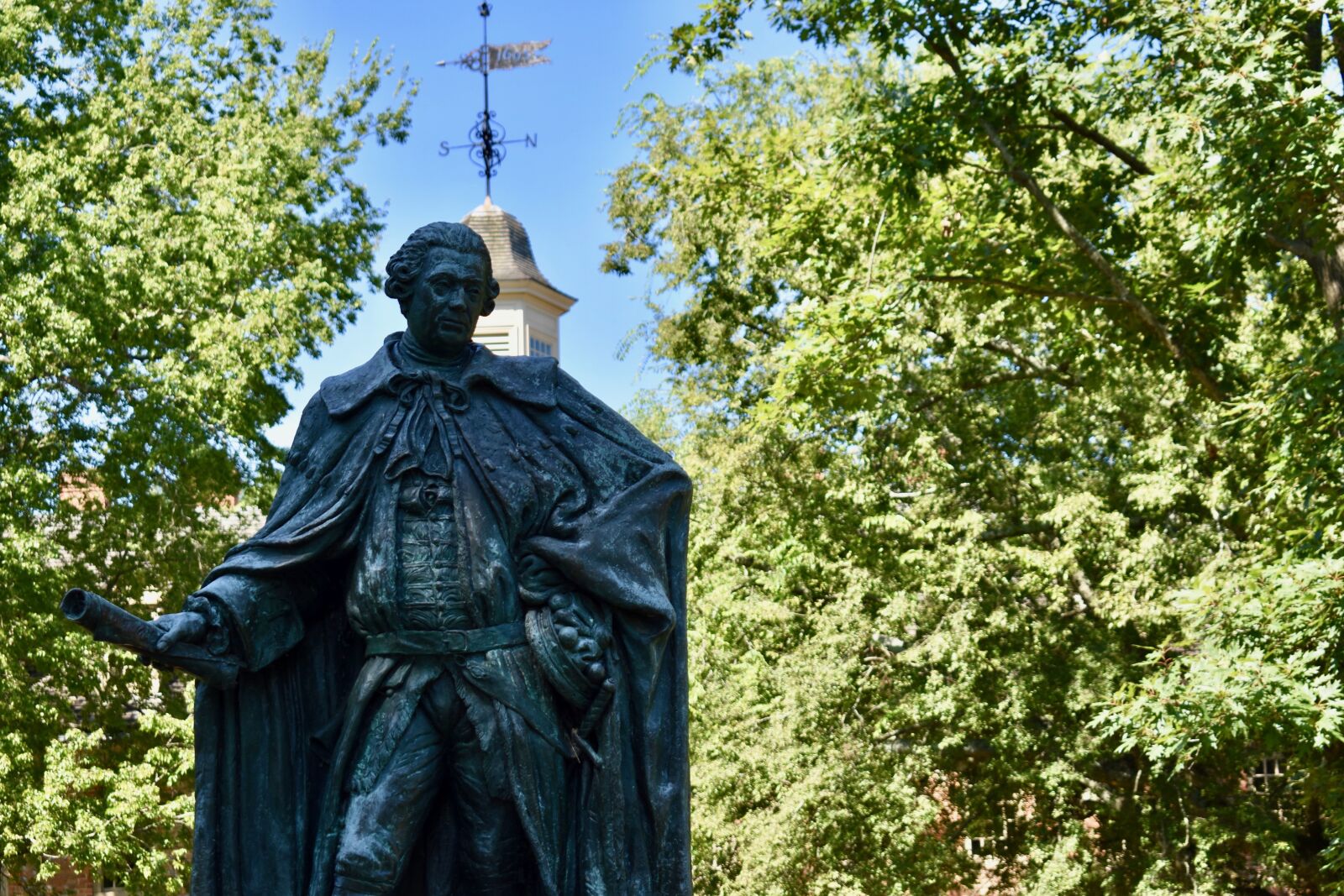 Nikon D3400 sample photo. W m, campus, statue photography