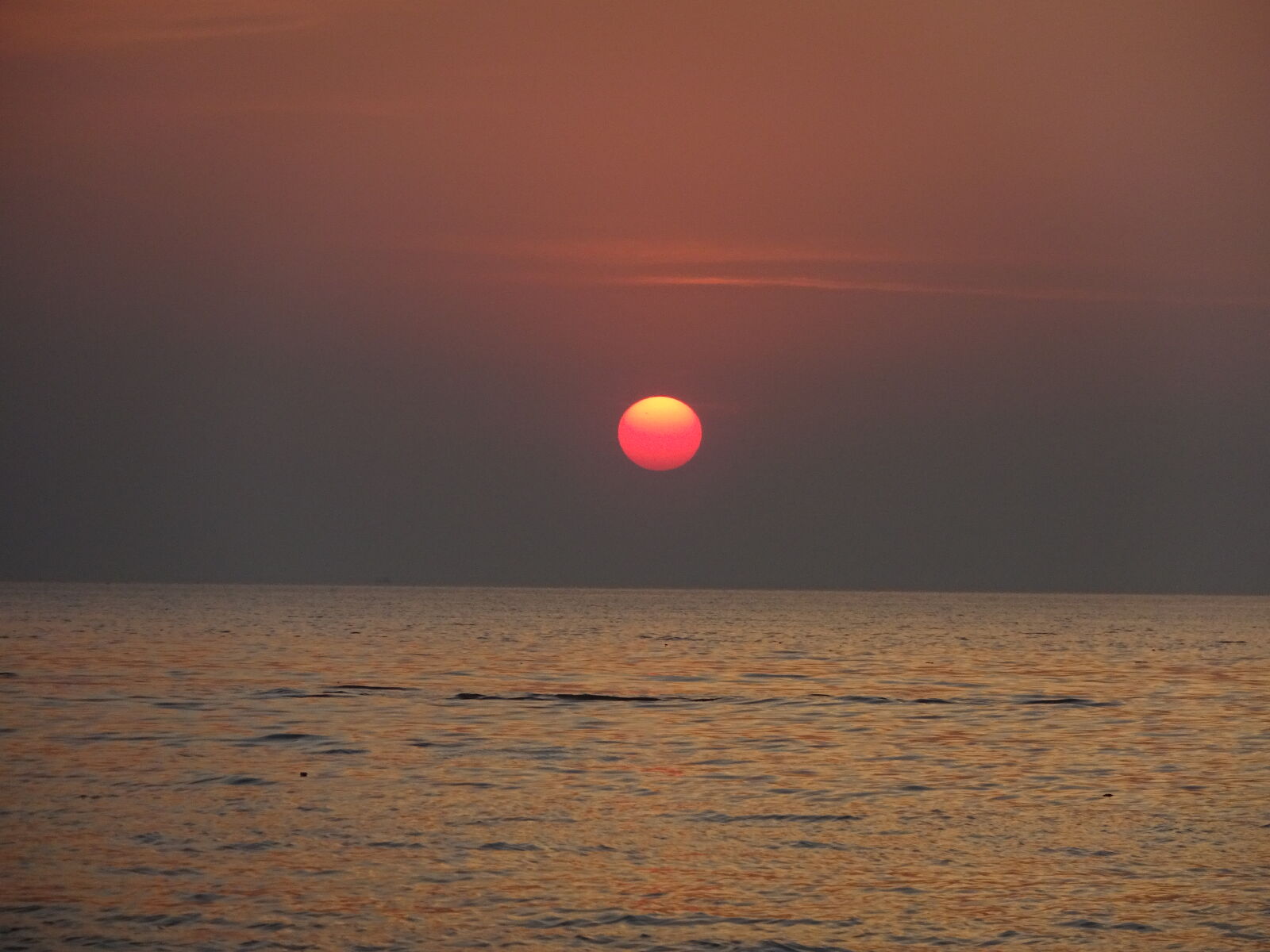 Sony Cyber-shot DSC-WX220 sample photo. Juhu, beach, mumbai, sun photography