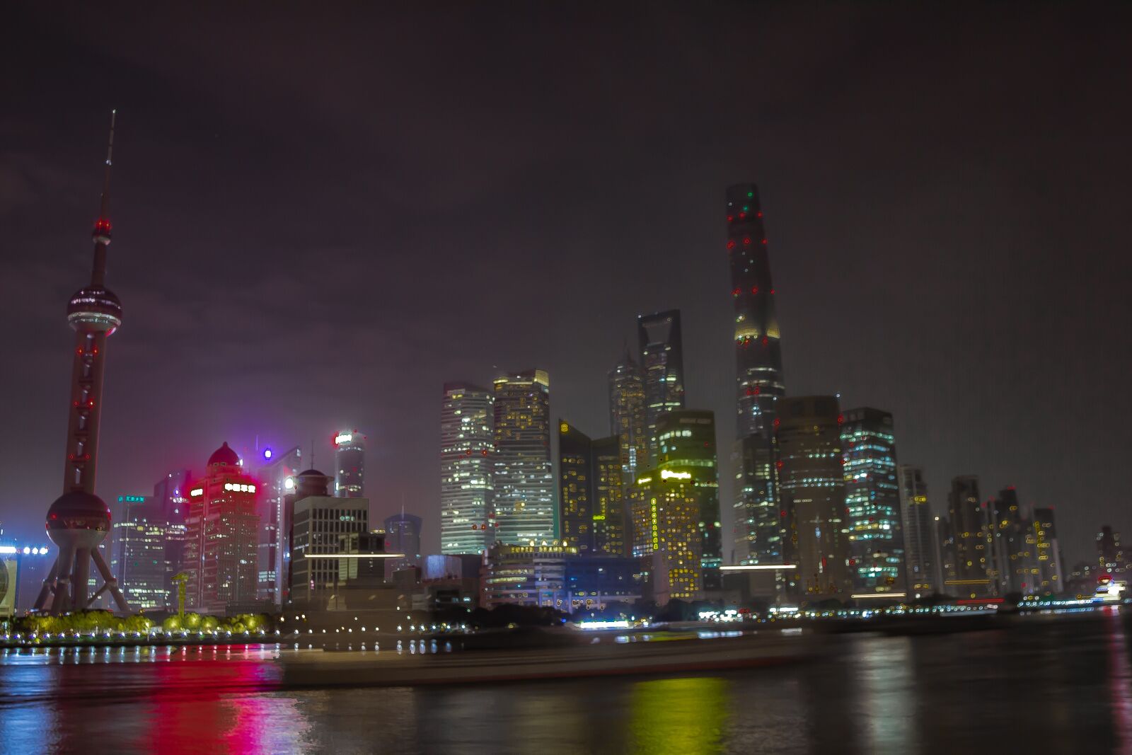 Canon EOS 550D (EOS Rebel T2i / EOS Kiss X4) sample photo. Shanghai, china, city photography