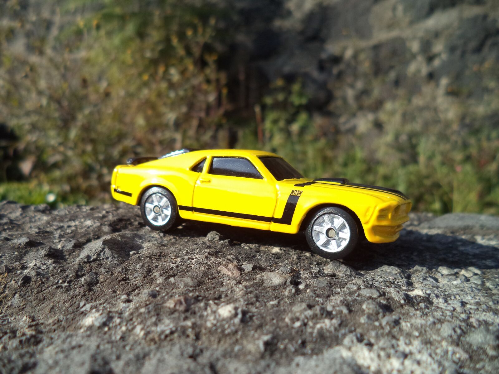 Sony Cyber-shot DSC-W710 sample photo. Diecast, ford, mustang photography