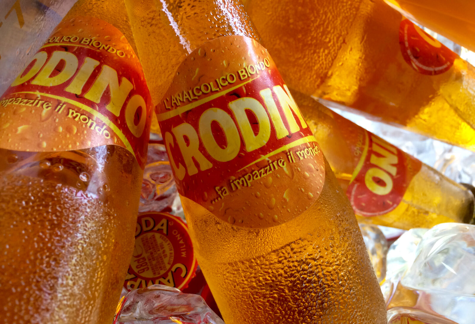 iPhone 5s back camera 4.12mm f/2.2 sample photo. Crodino, drink, ice, orange photography