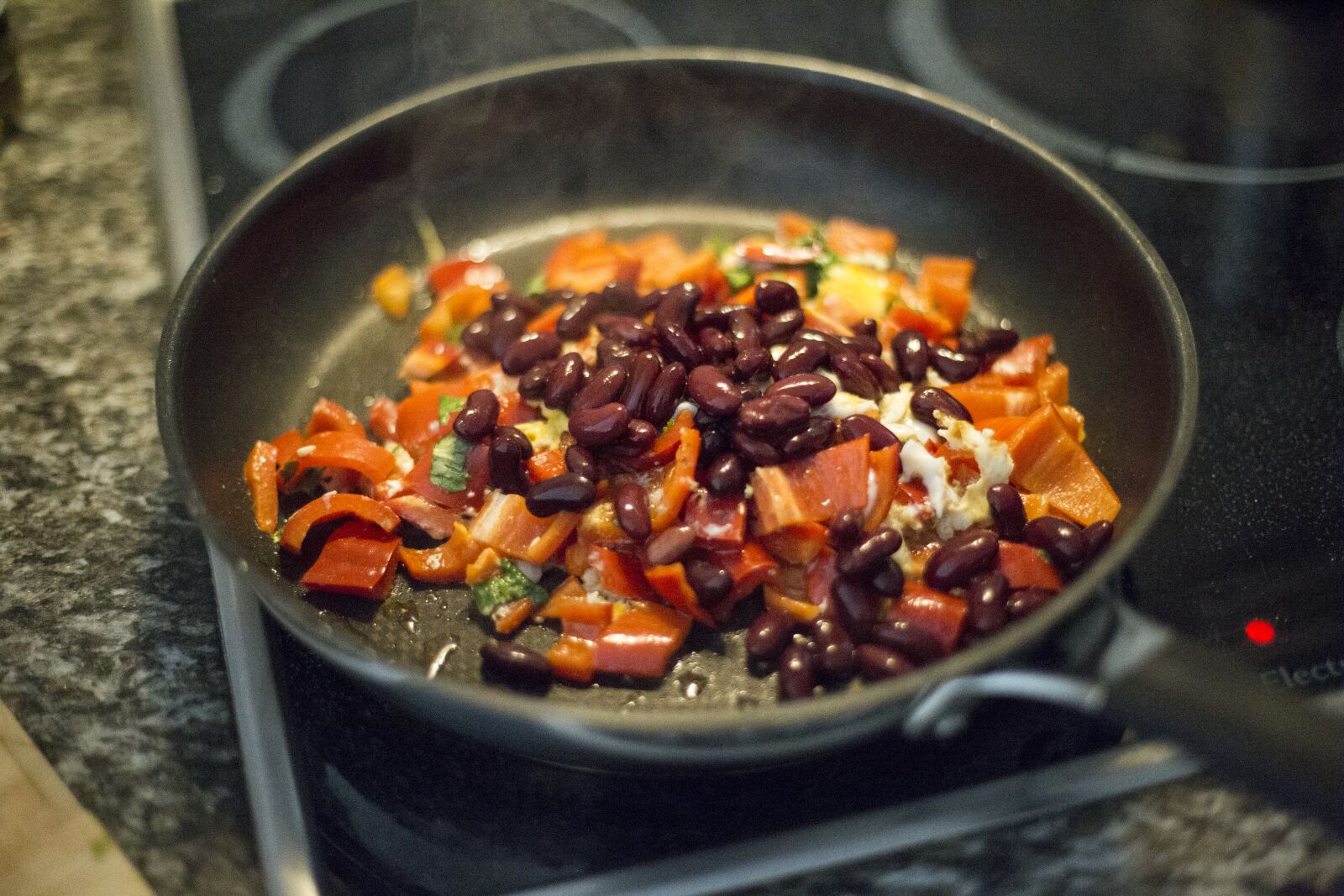 Canon EOS 6D + Canon EF 50mm F1.4 USM sample photo. Food, red, beans, hot photography