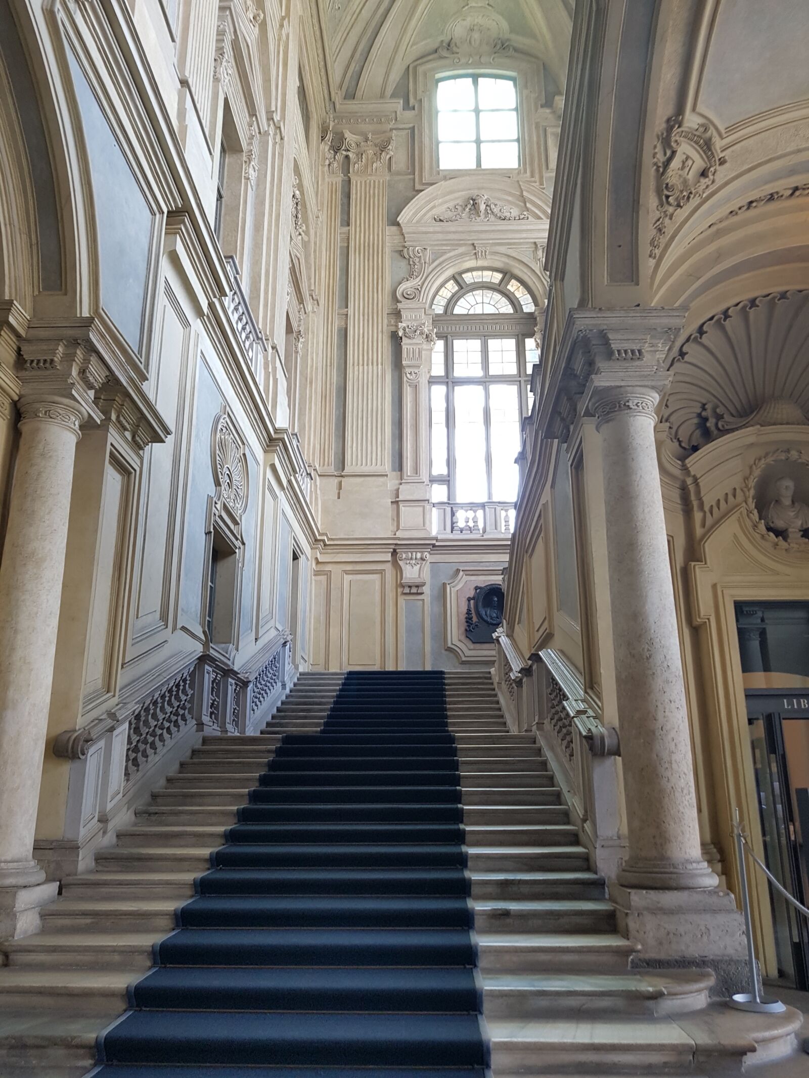 Samsung Galaxy S7 Edge sample photo. Architecture, step, column photography