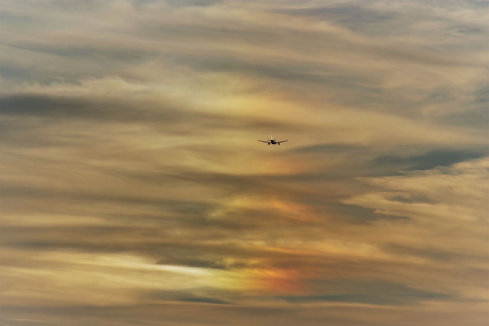 Canon EOS 1200D (EOS Rebel T5 / EOS Kiss X70 / EOS Hi) sample photo. Aircraft, sky, clouds photography