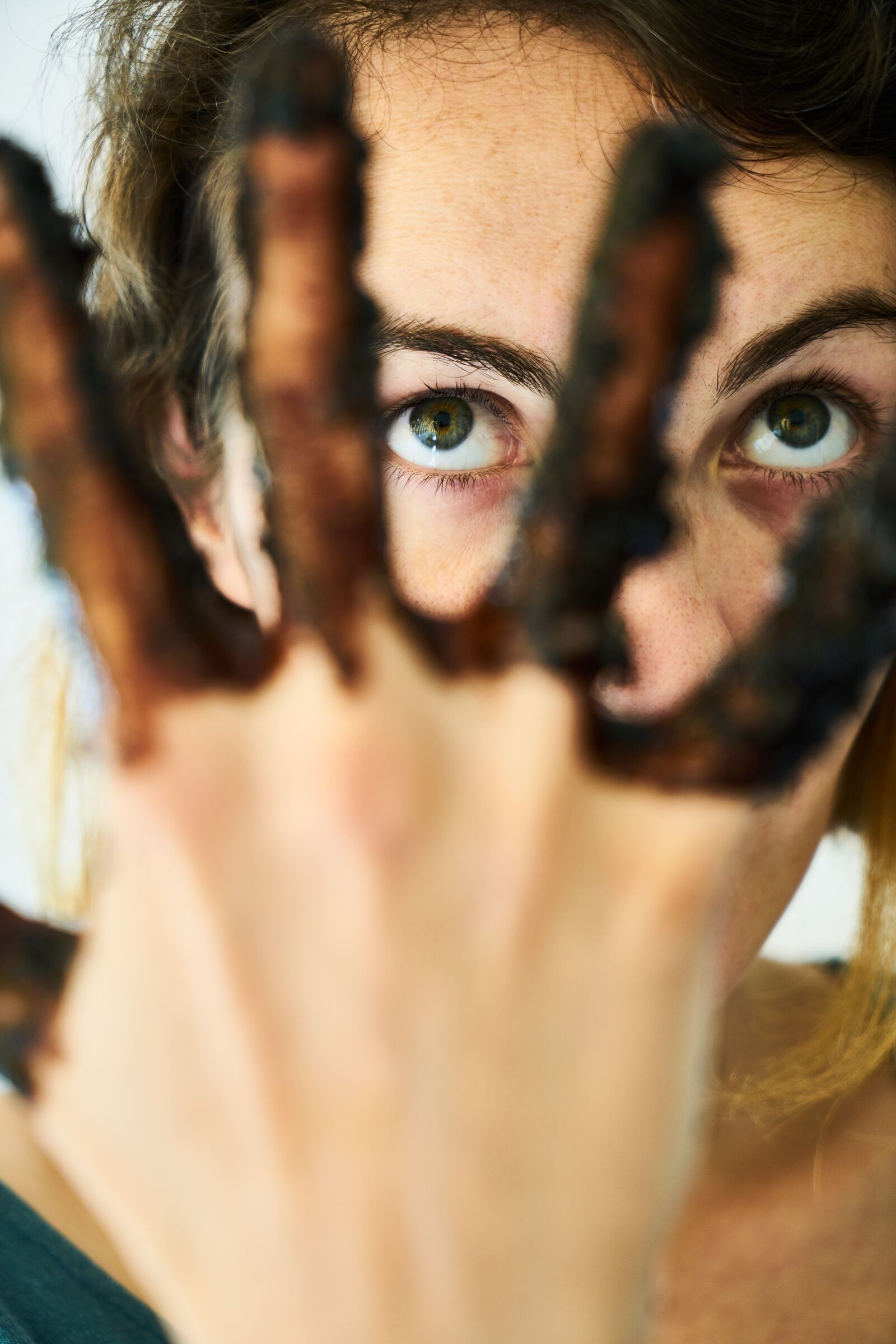 Sony a7R II sample photo. Woman, chocolate, el photography
