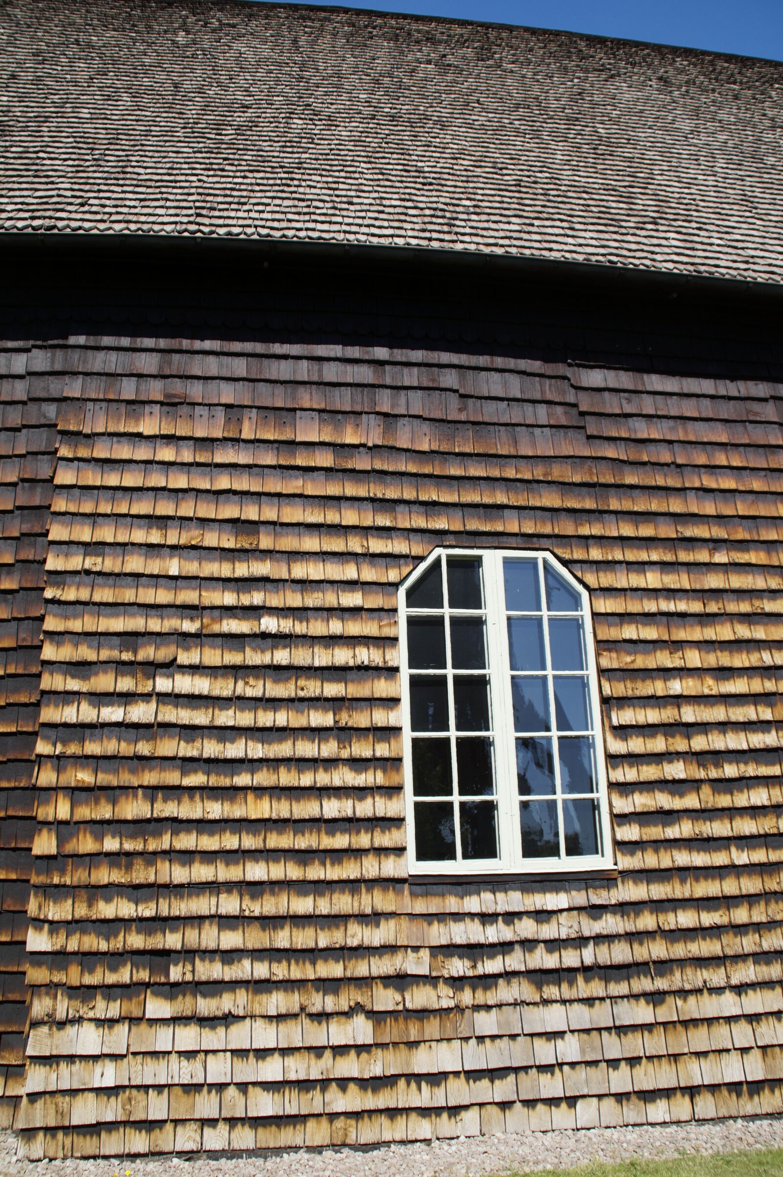 Sony SLT-A58 sample photo. Church, wood shingles, facade photography