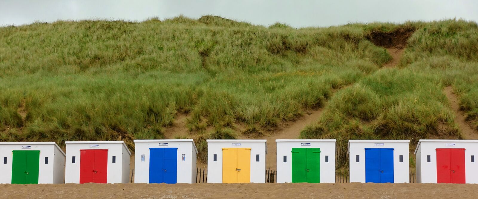 Sony DSC-RX100M5 sample photo. Beach, hut, seaside photography
