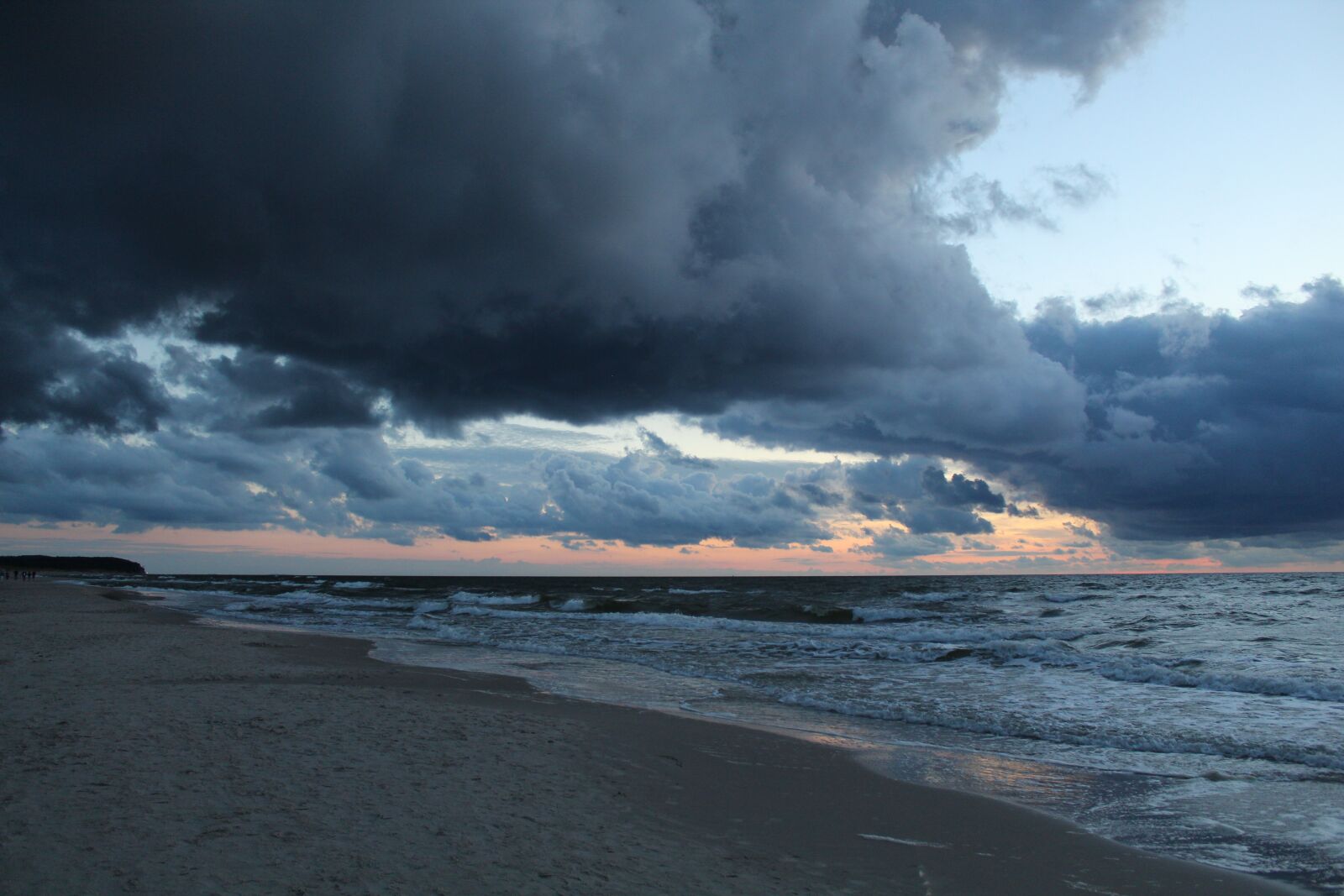 Canon EOS 4000D (EOS Rebel T100 / EOS 3000D) sample photo. Sea, clouds, sky photography